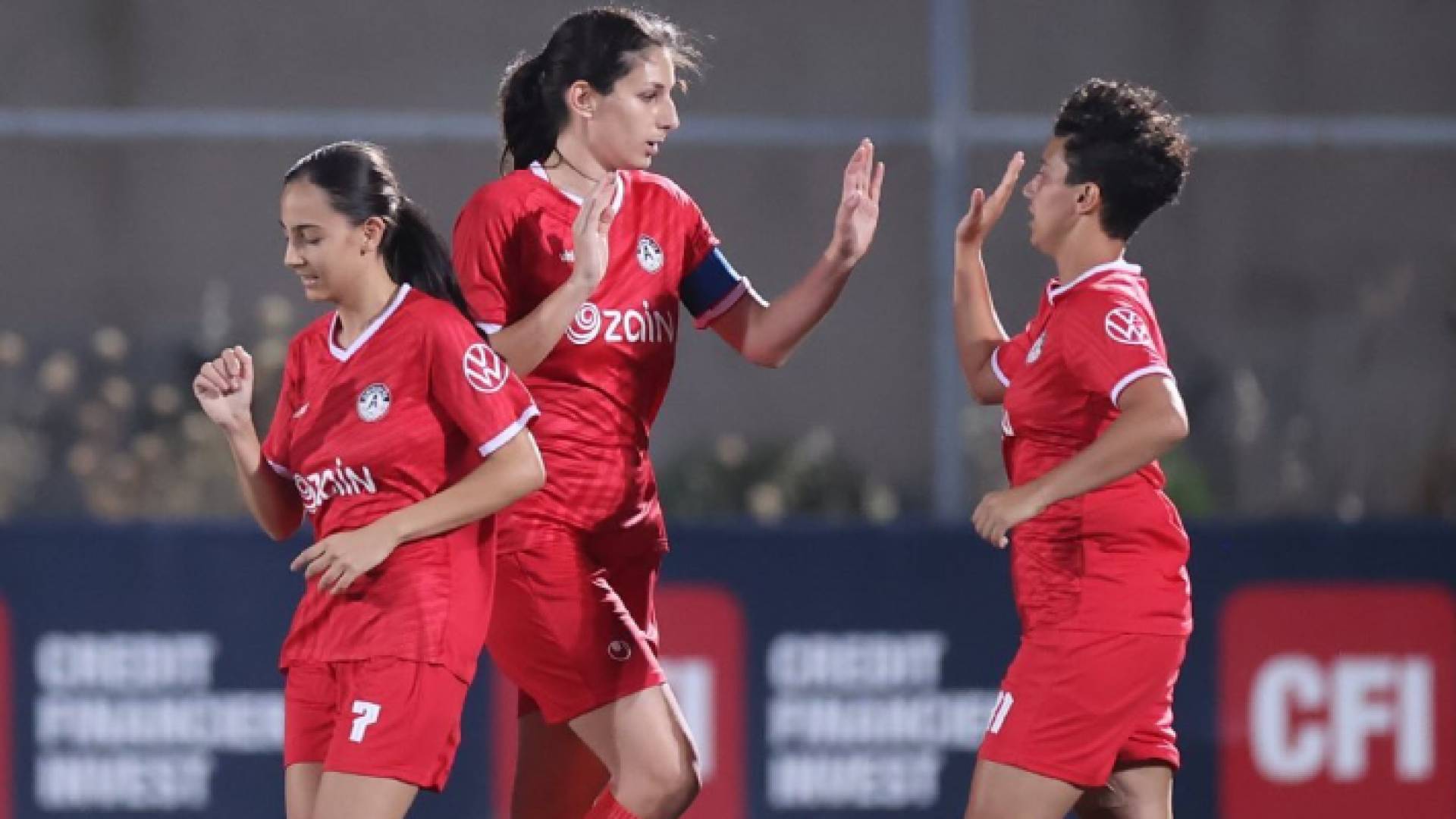 لاعبات الأرثوذكسي يحتفلن بهدف سابق