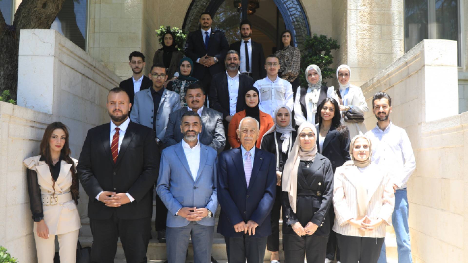 العيسوي يلتقي وفدا من وجهاء عشائر العقاربة