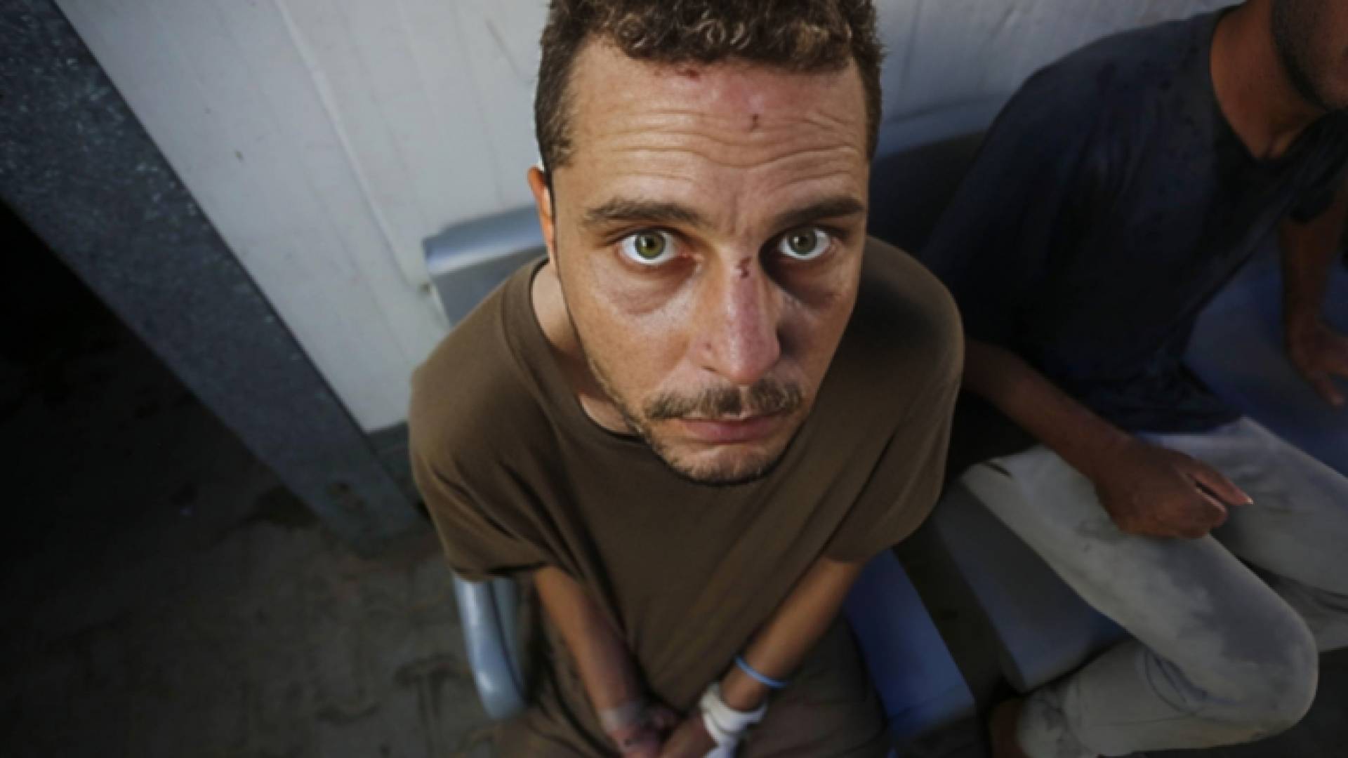 بدر دحلان (30 عاما)