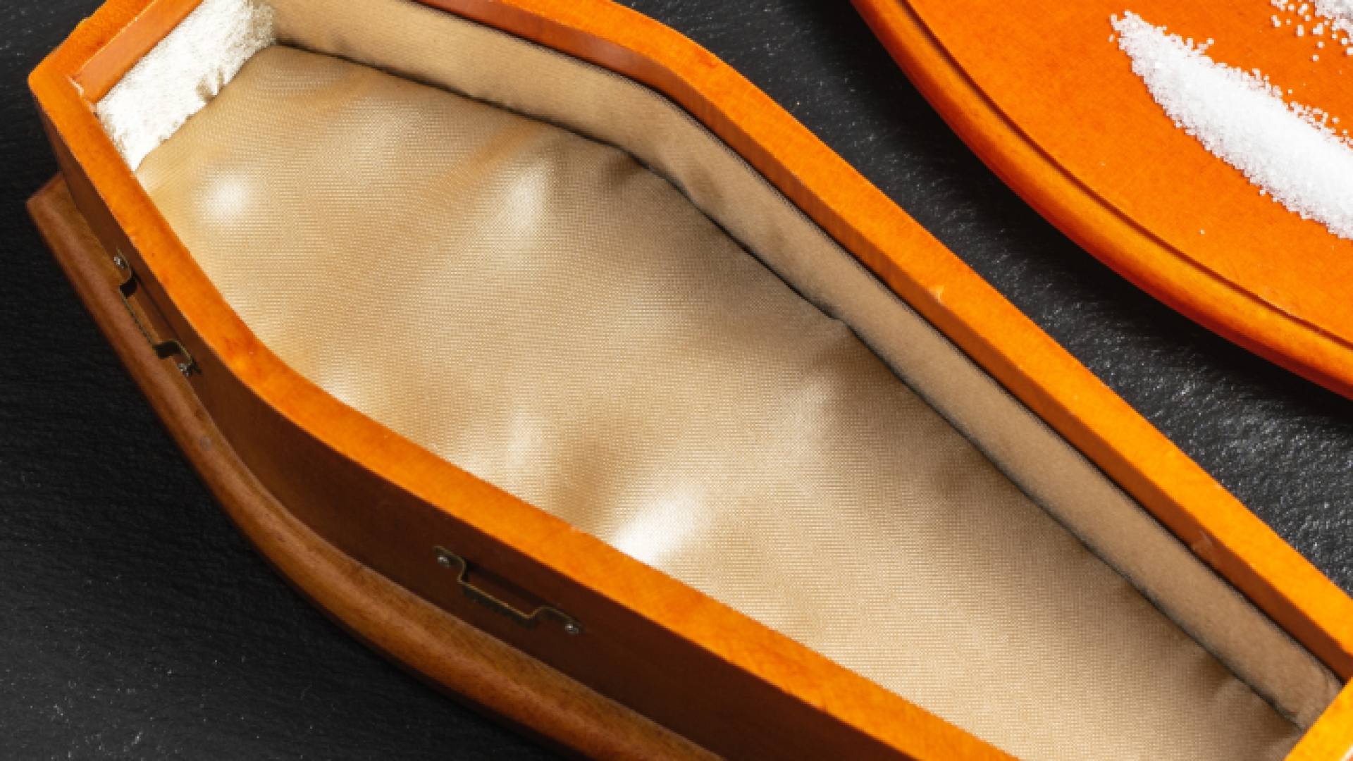 نعش فارغ "تعبيرية"