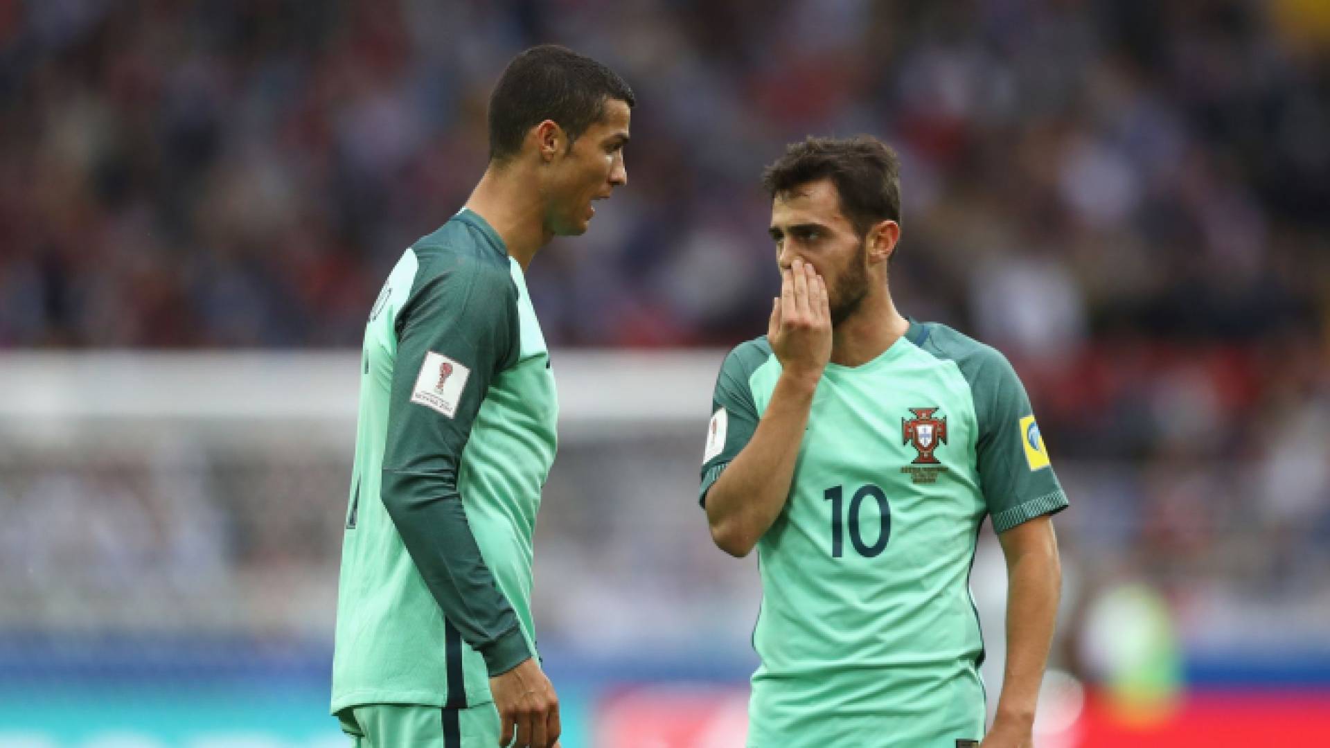 بيرناردو سيلفا ورونالدو في مباراة سابقة لمنتخب البرتغال