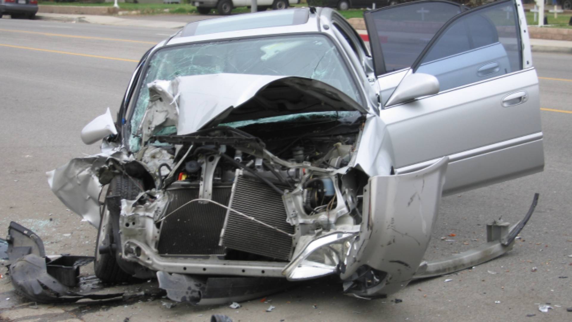 سيارة تعرض لحادث مروري