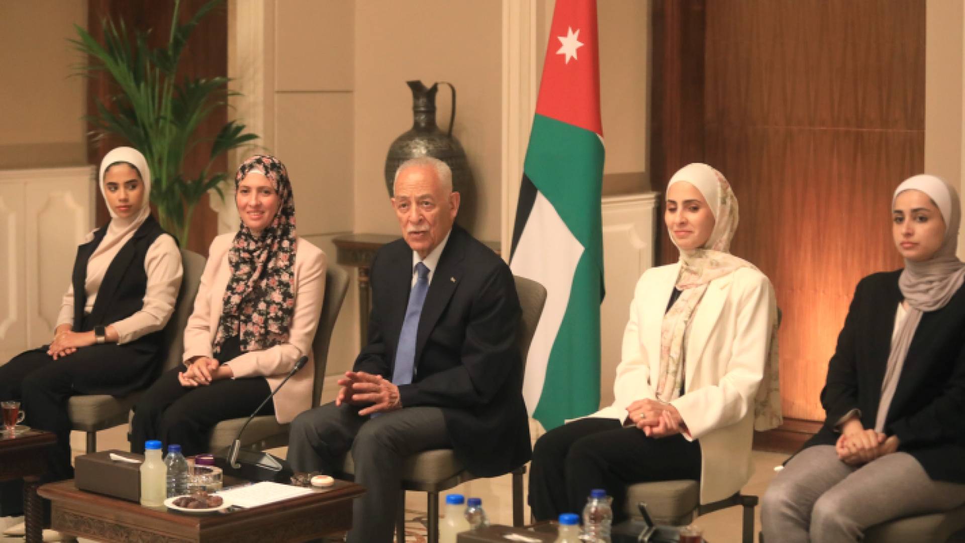 رئيس الديوان الملكي الهاشمي يوسف حسن العيسوي