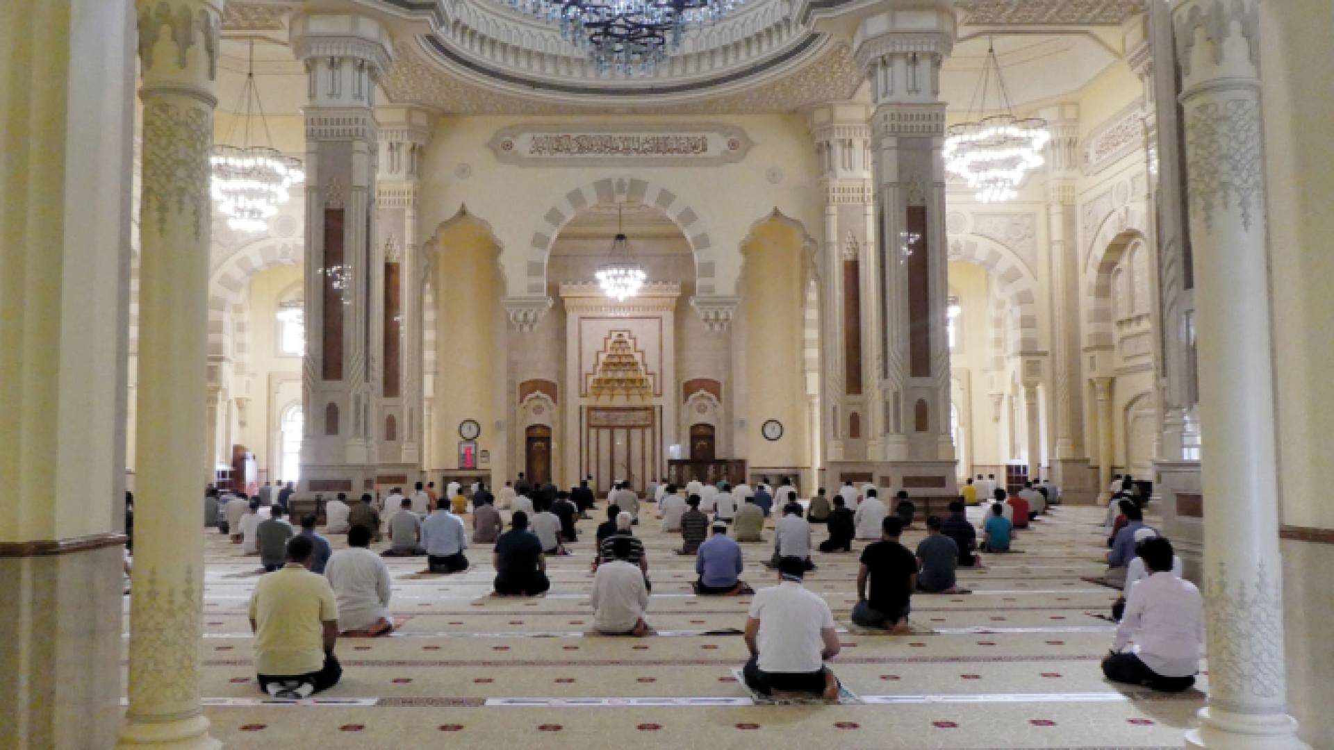 صلاة الجمعة في الإمارات