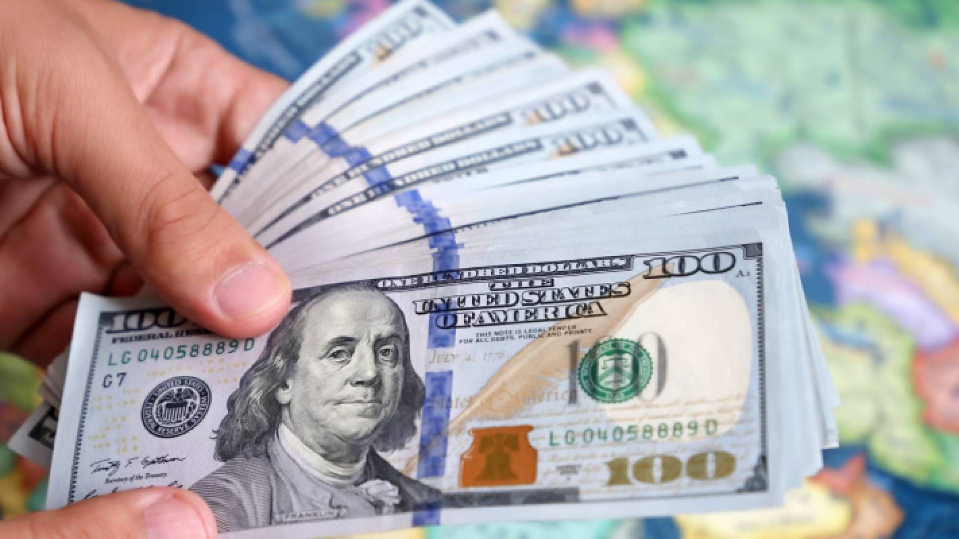 دولارات أمريكية