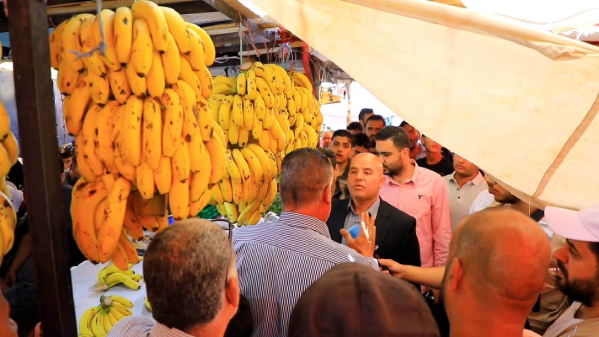 حملة على الأكشاك والبسطات في الوحدات