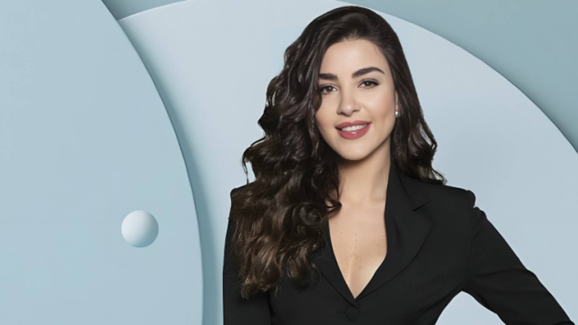 المذيعة اللبنانية رهف عبدالله