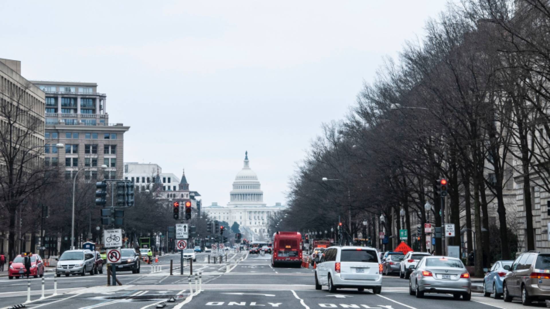 طريق في العاصمة الأمريكية واشنطن