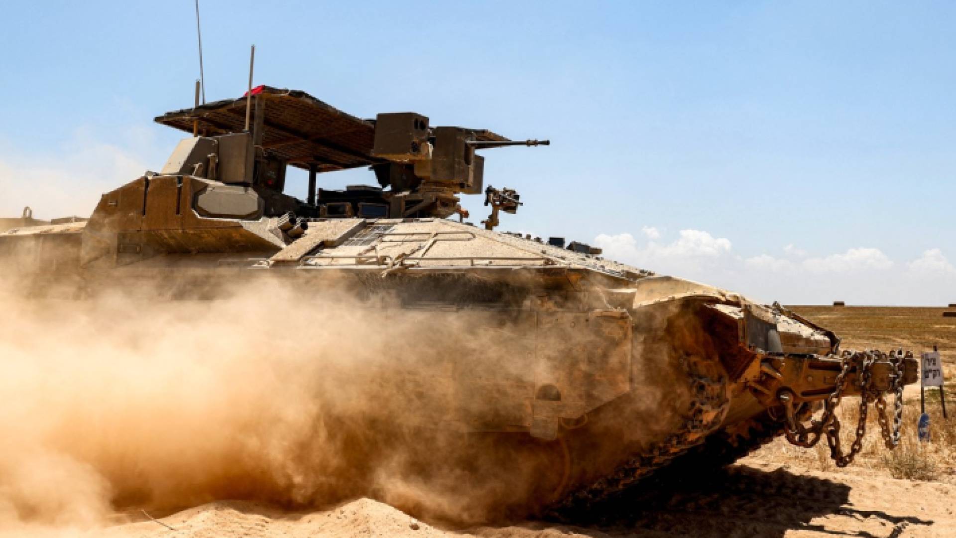 دبابة تابعة لجيش الاحتلال في قطاع غزة - AFP