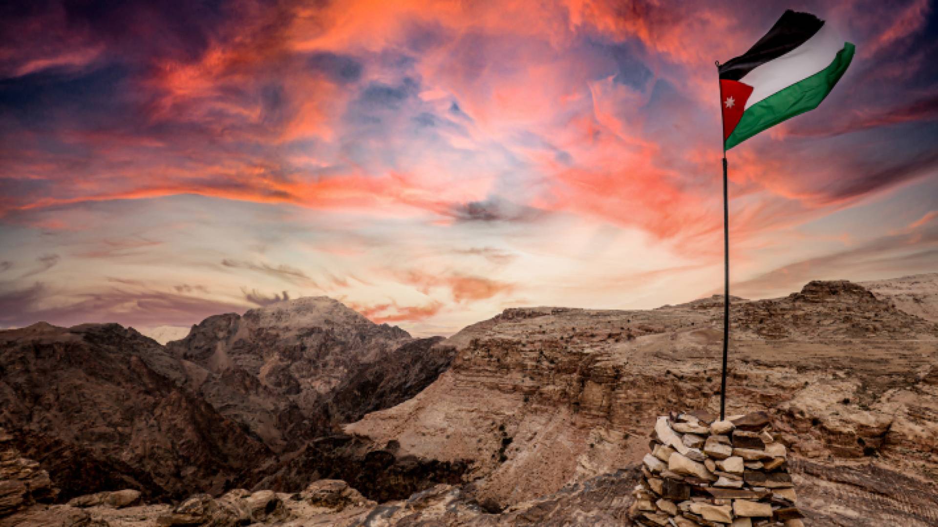 الشفق الأحمر في سماء الأردن "أرشيفية"