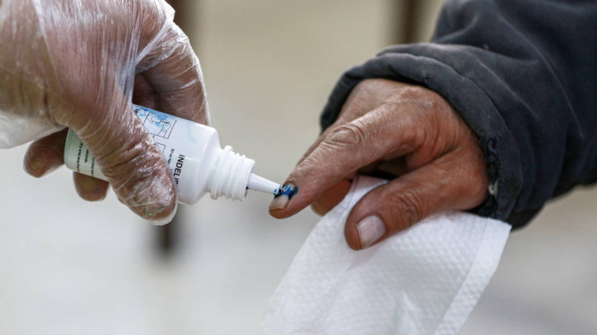 أحد المواطنين عقب الإدلاء بصوته