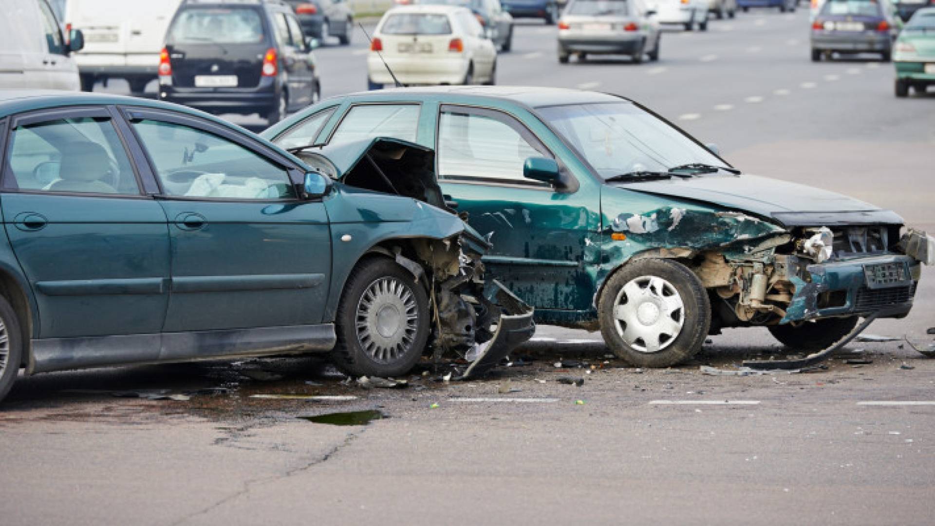 حادث تصادم بين مركبتين