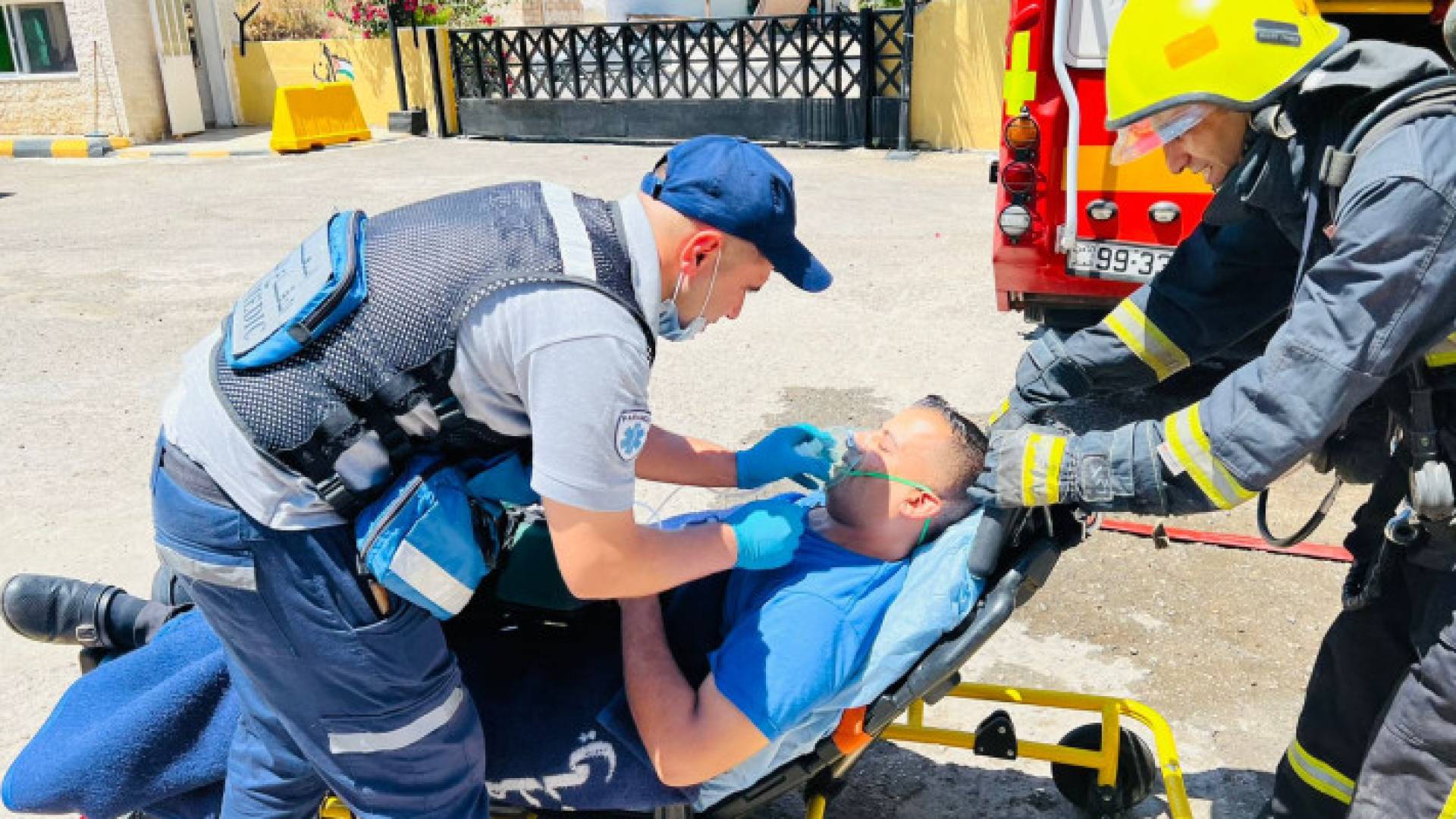 تمرين لكوادر الدفاع المدني - أرشيف