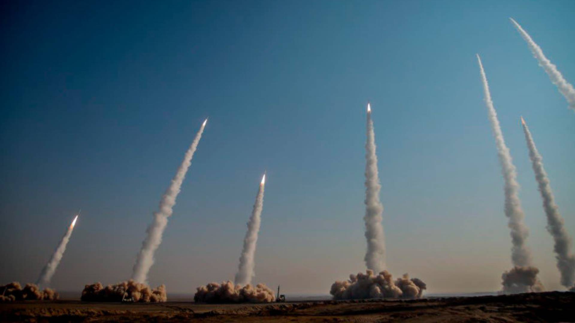 إطلاق صواريخ خلال تدريب للحرس الثوري الإيراني - أرشيفية