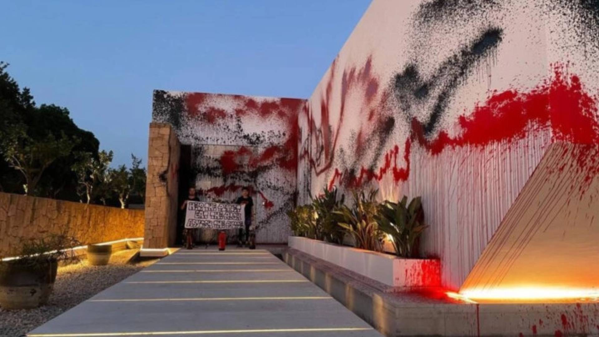 قصر ليونيل ميسي في إبيزا