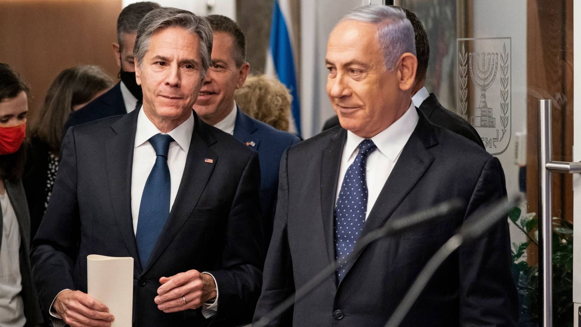رئيس وزراء الاحتلال الإسرائيلي بنيامين نتنياهو ووزير الخارجية الأمريكية أنتوني بلينكن