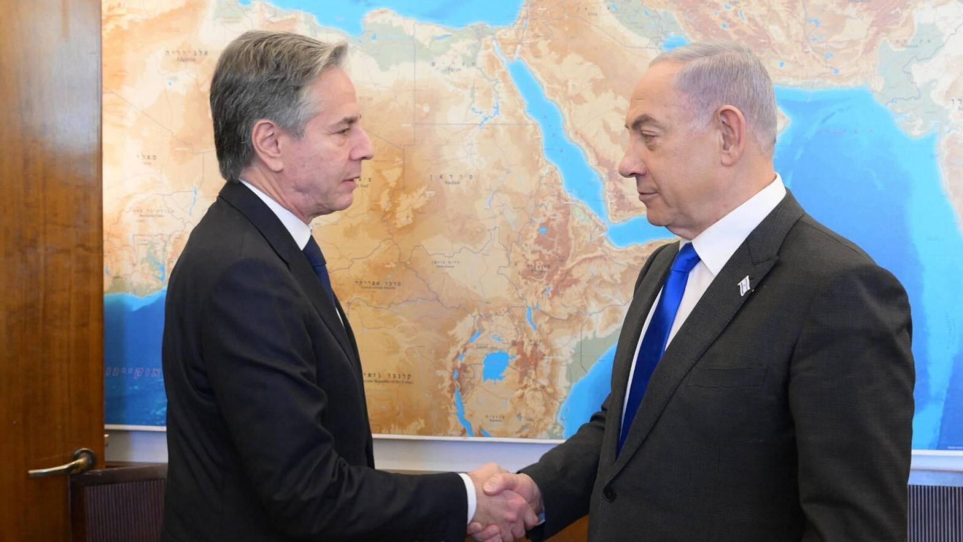 رئيس حكومة الاحتلال الإسرائيلي بنيامين نتنياهو ووزير الخارجية الأمريكي أنتوني بلينكن