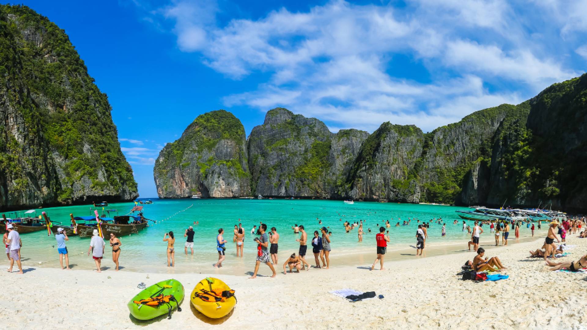 قتلى بانزلاق تربة في جزيرة بوكيت التايلاندية