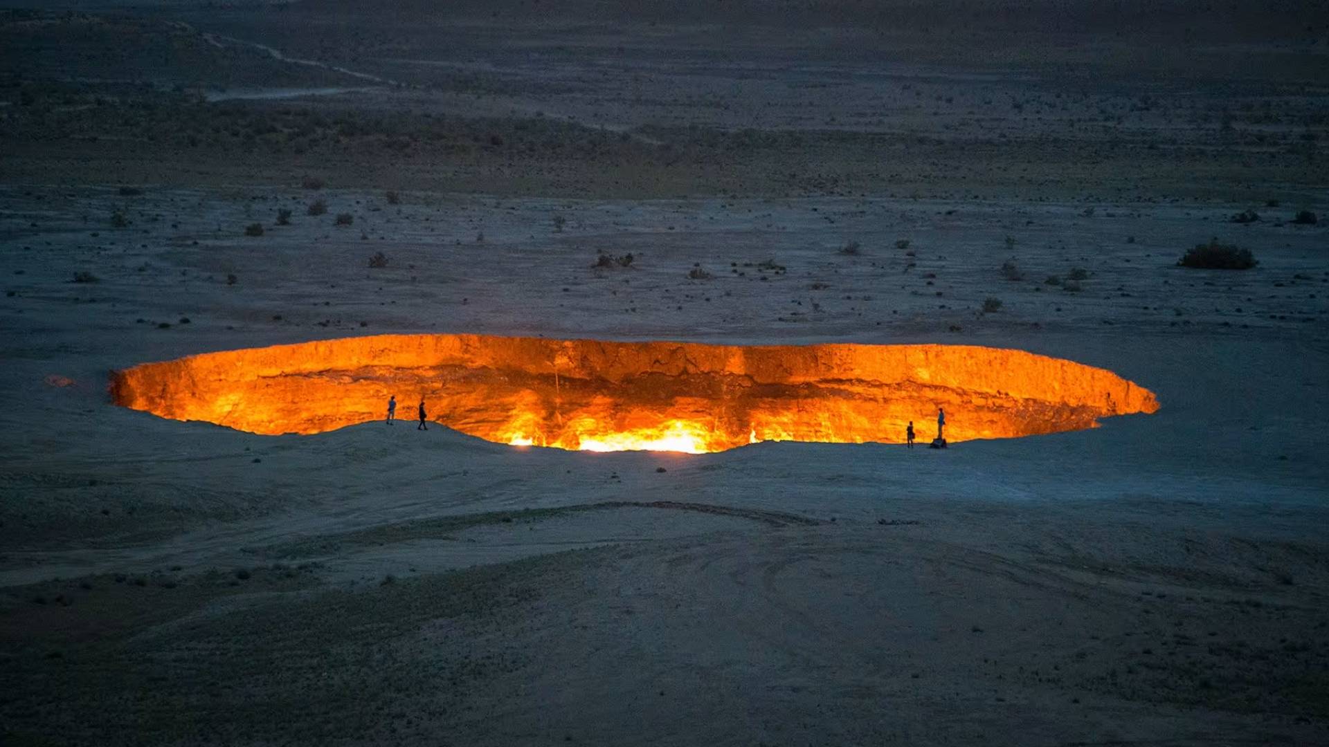 تظل أصول "بوابة الجحيم" غامضة إذ لا توجد تقارير سوفيتية واضحة حول كيفية نشأتها