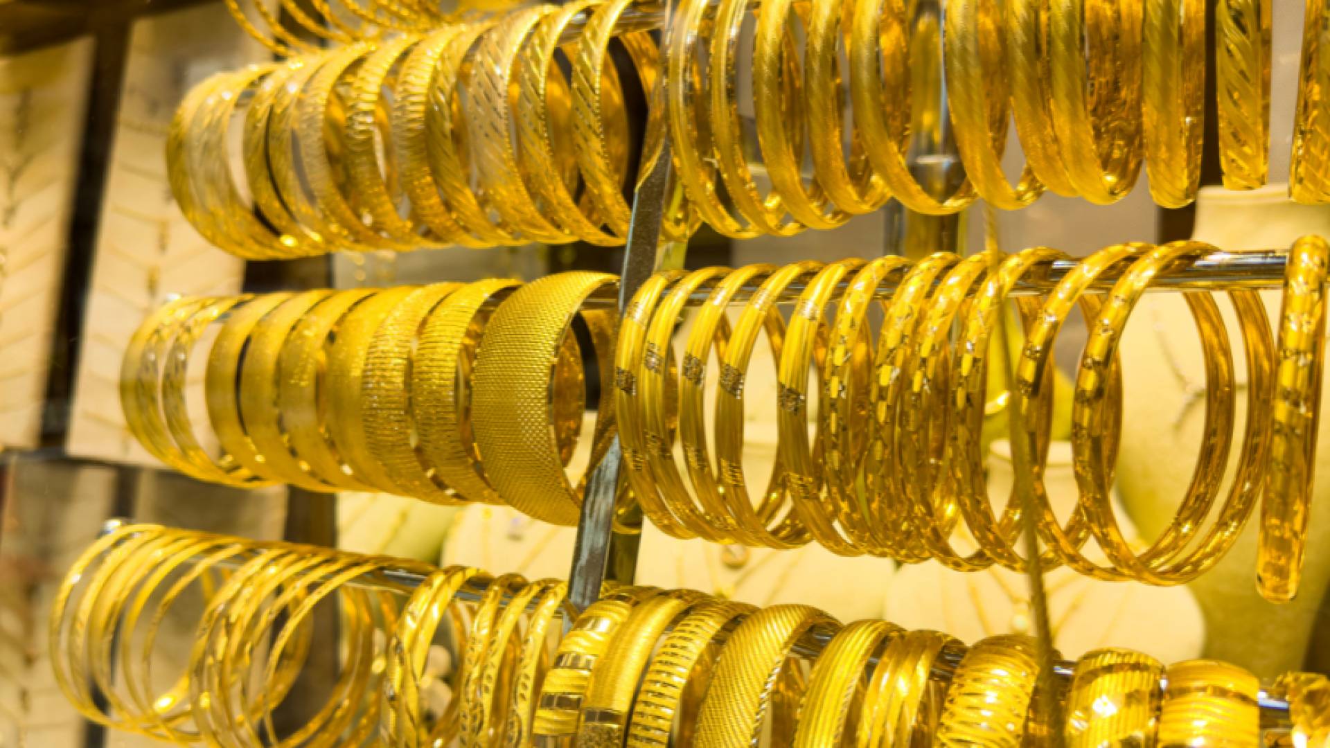 أسعار الذهب تقفز إلى رقم قياسي في الأردن