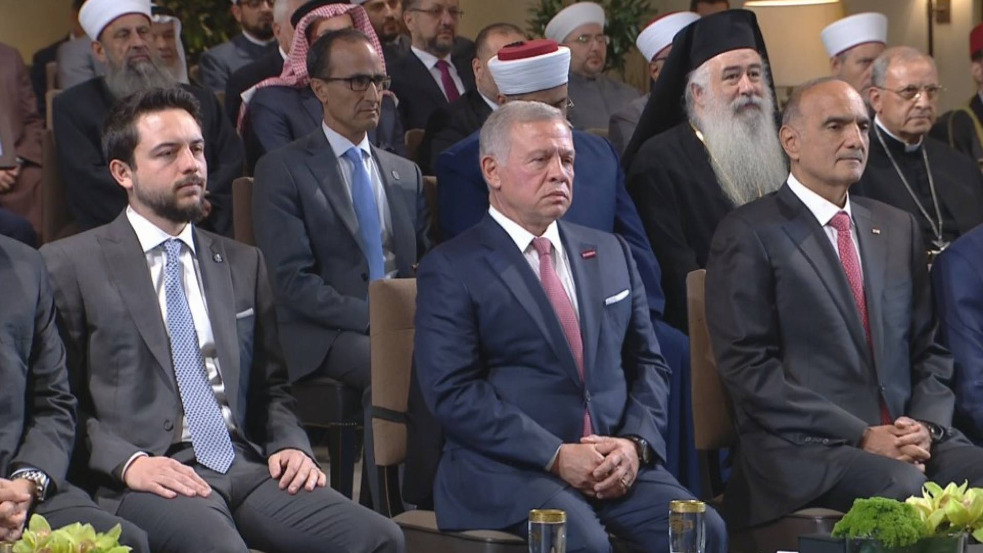 جلالة الملك عبدالله الثاني وولي العهد خلال مشاركتهم في فعالية دينية بذكرى المولد النبوي الشريف