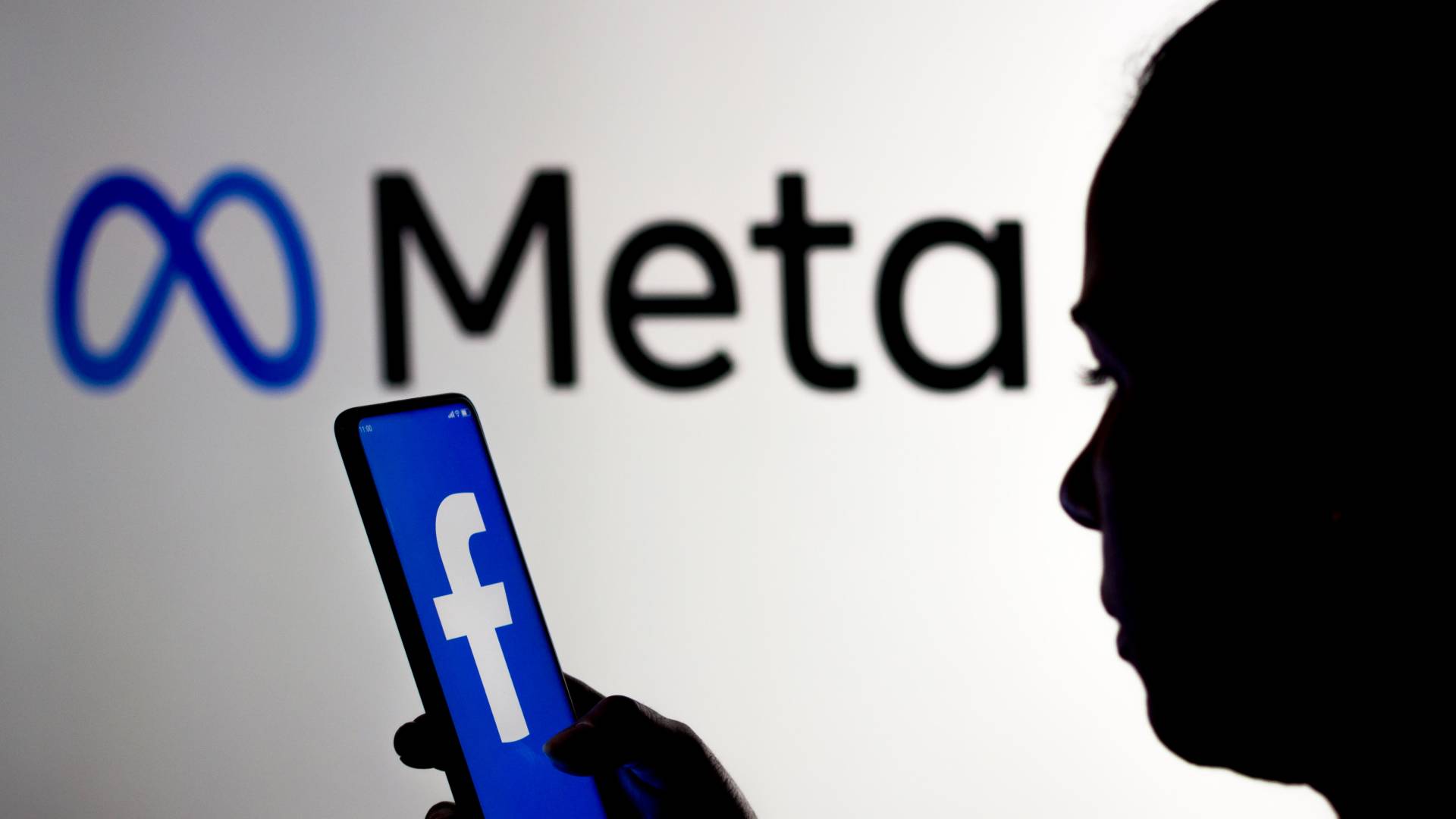 ميتا تعزز الضوابط لحماية المستخدمين القصر