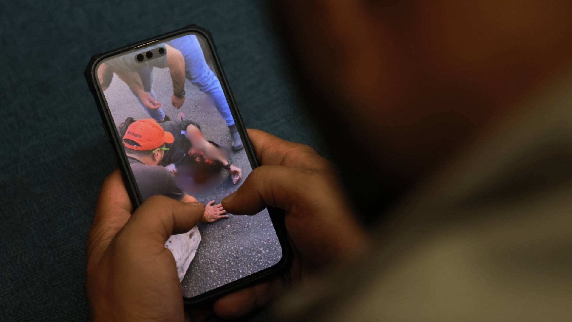 ضحايا تفجير أجهزة اتصال