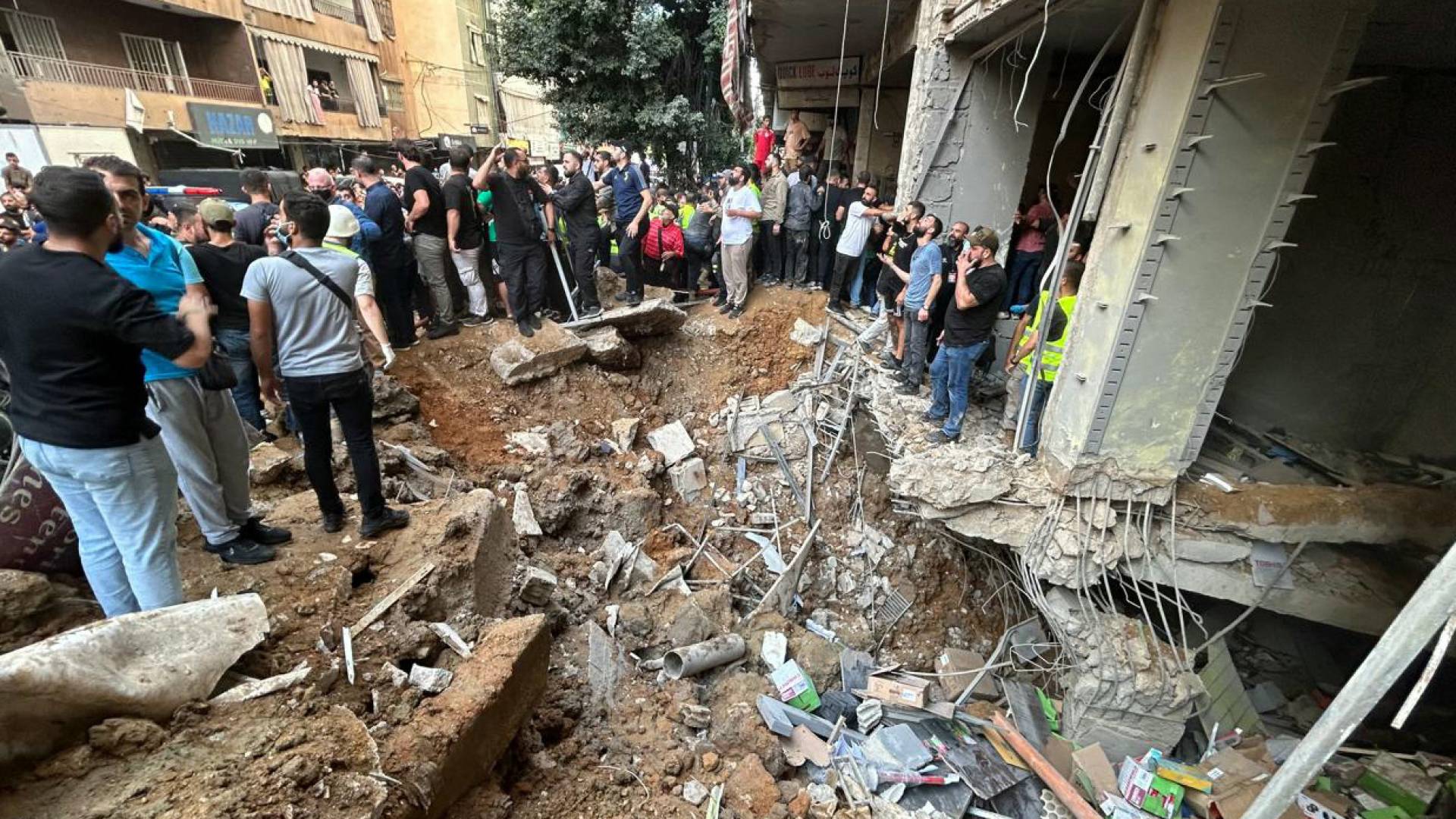 قوات الاحتلال تستهدف مبنى في ضاحية بيروت الجنوبية