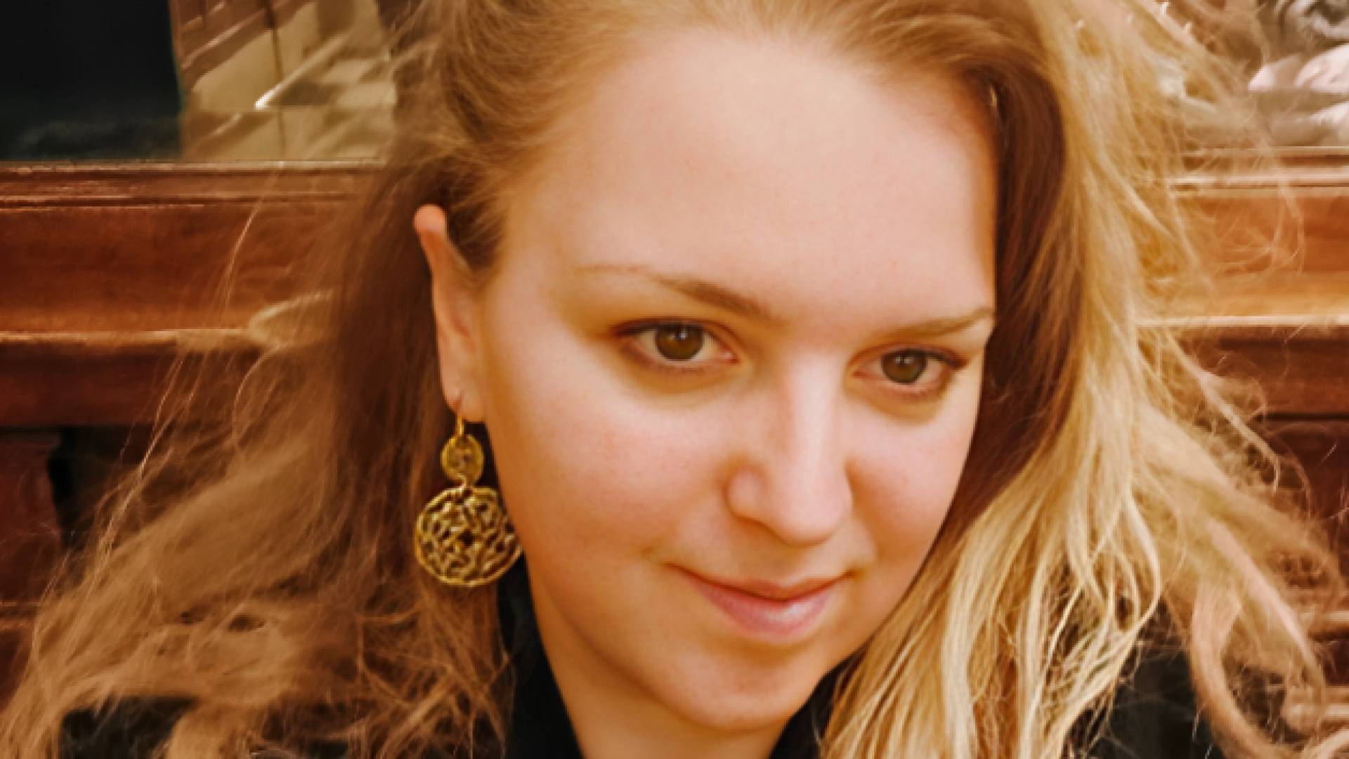 السيدة الهنغارية الإيطالية كريستيانا بارسوني التي ارتبط اسمها بتفجيرات البيجر