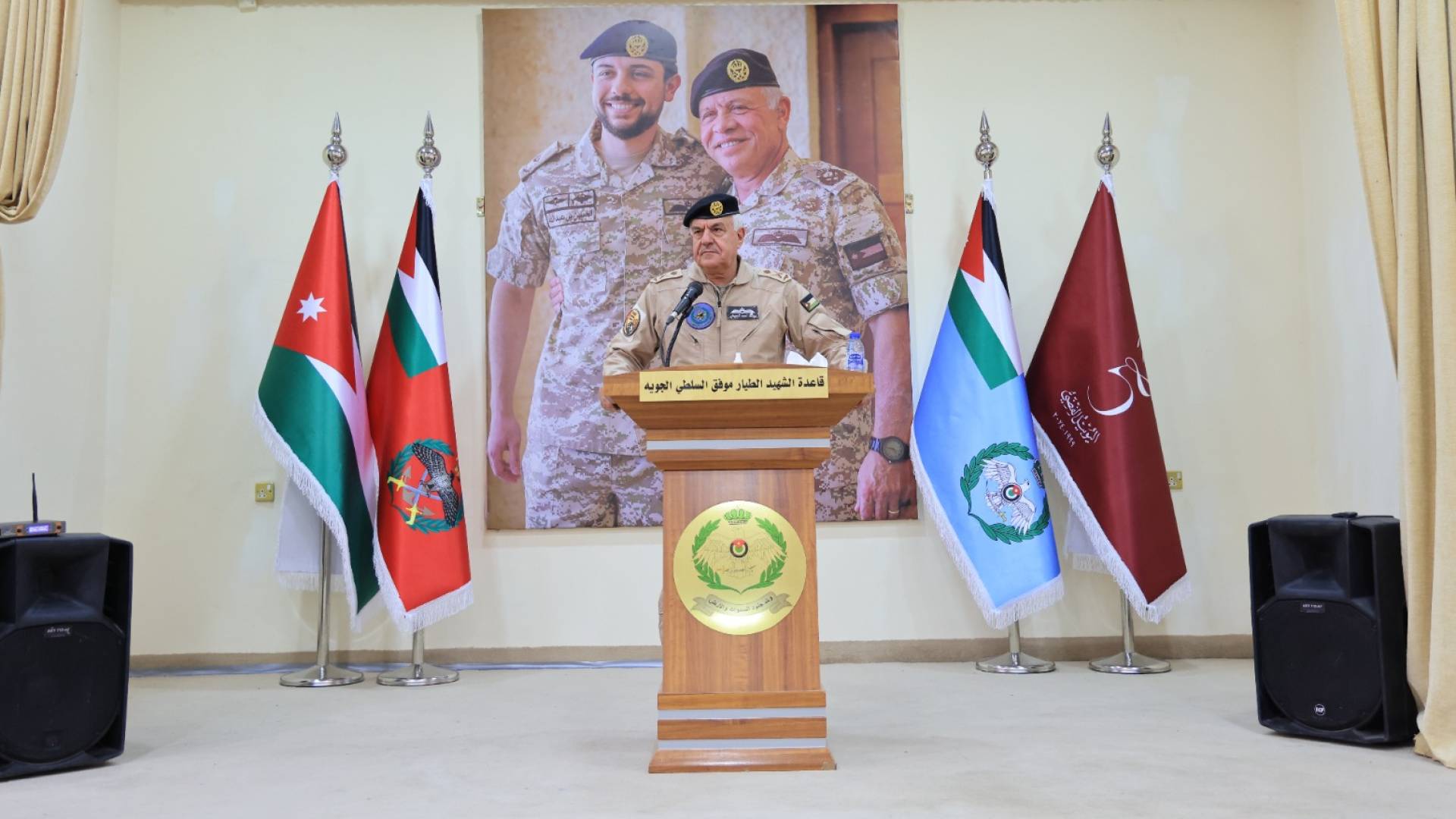 الحنيطي: تزويد سلاح الجو بأحدث الطائرات والأجهزة التي تمكنه من الدفاع عن سماء الأردن - صور