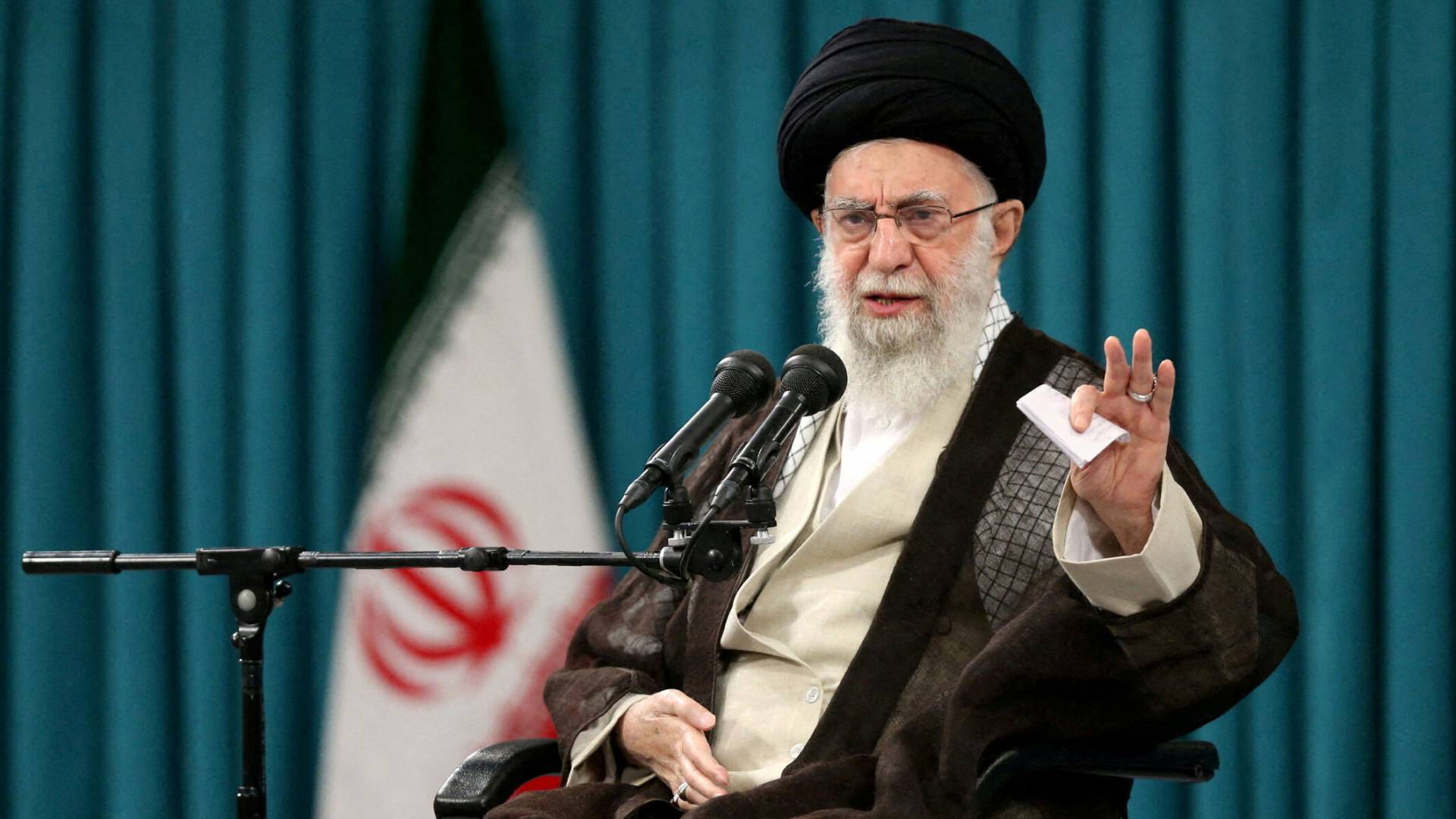 المرشد الأعلى في إيران علي خامنئي