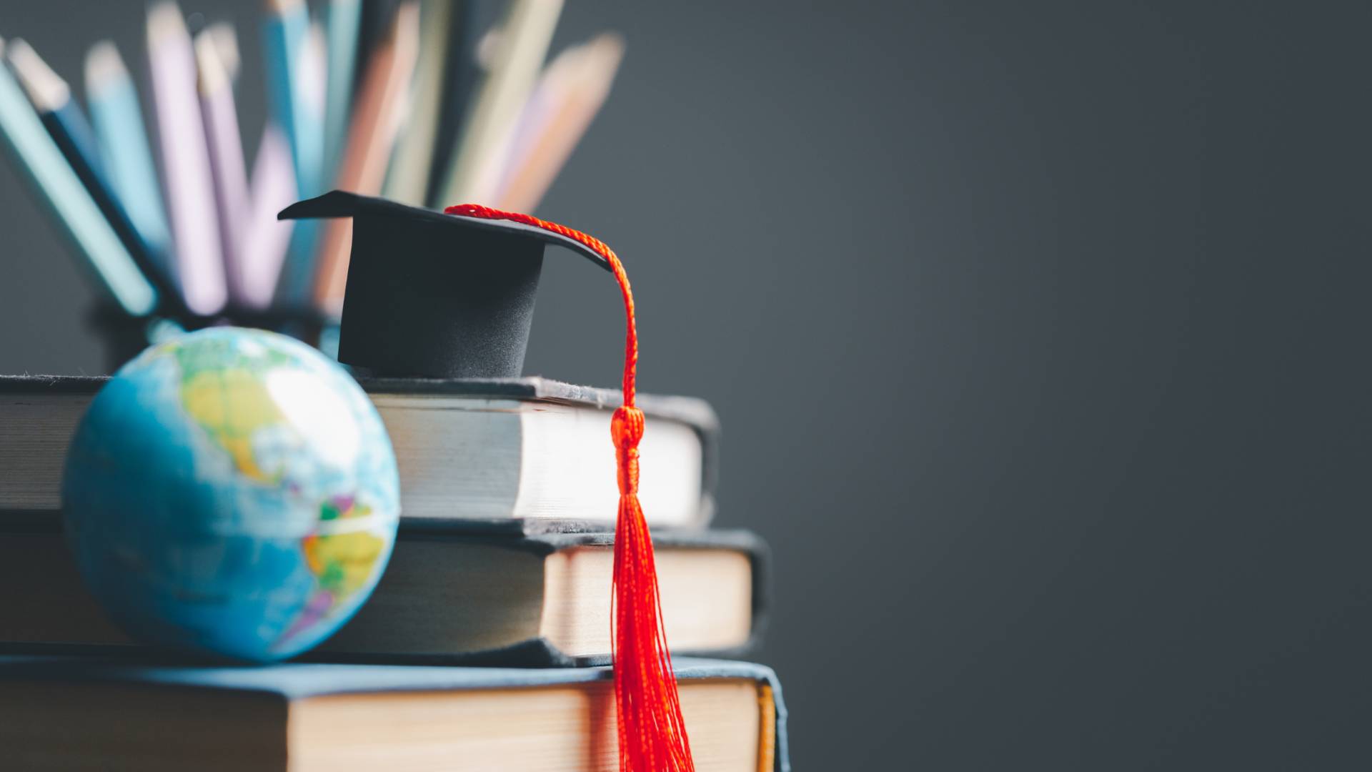 صورة تعبر عن الدراسة الجامعية