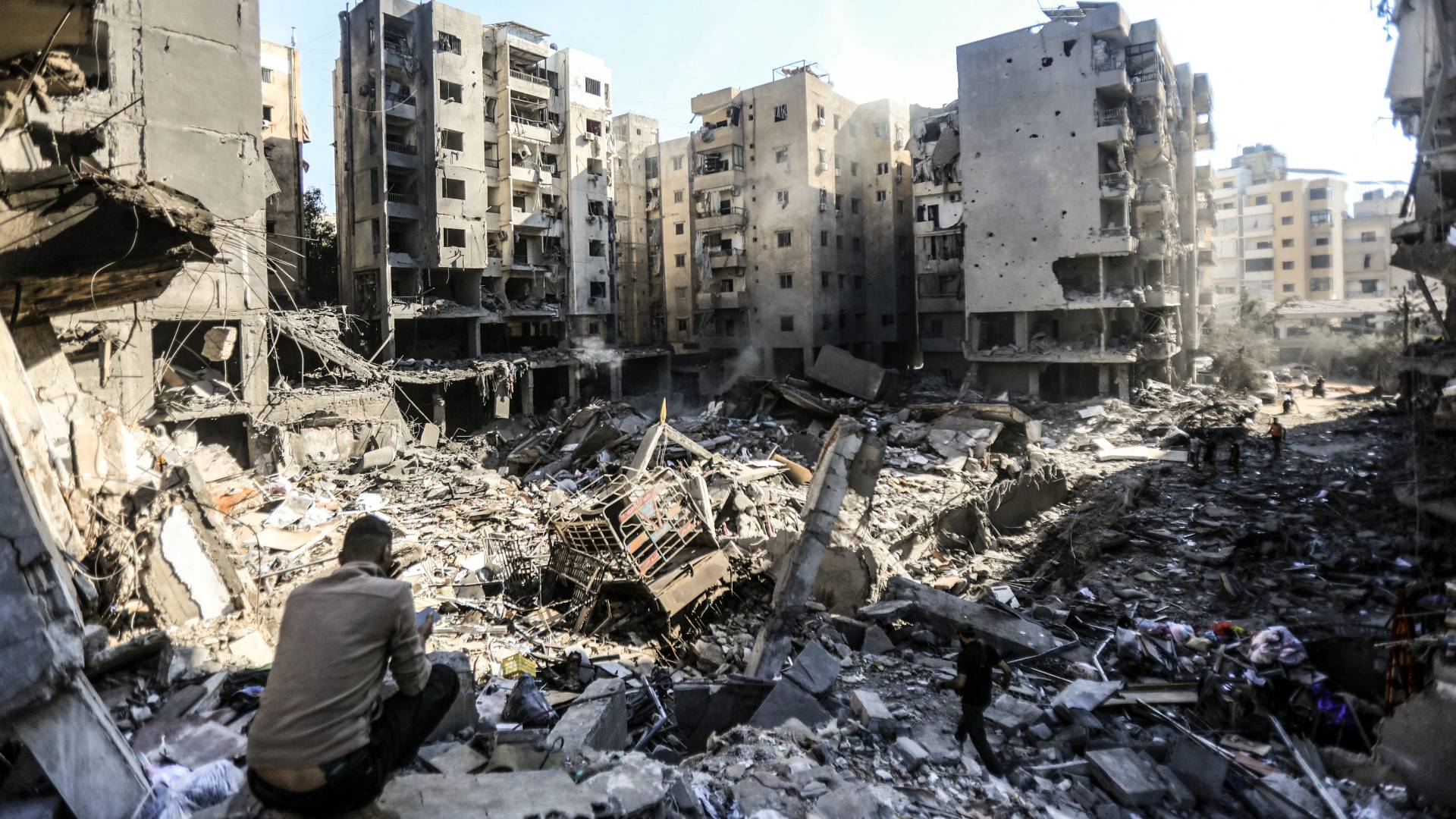 أنقاض المباني التي دمرها الاحتلال في الضاحية الجنوبية لبيروت