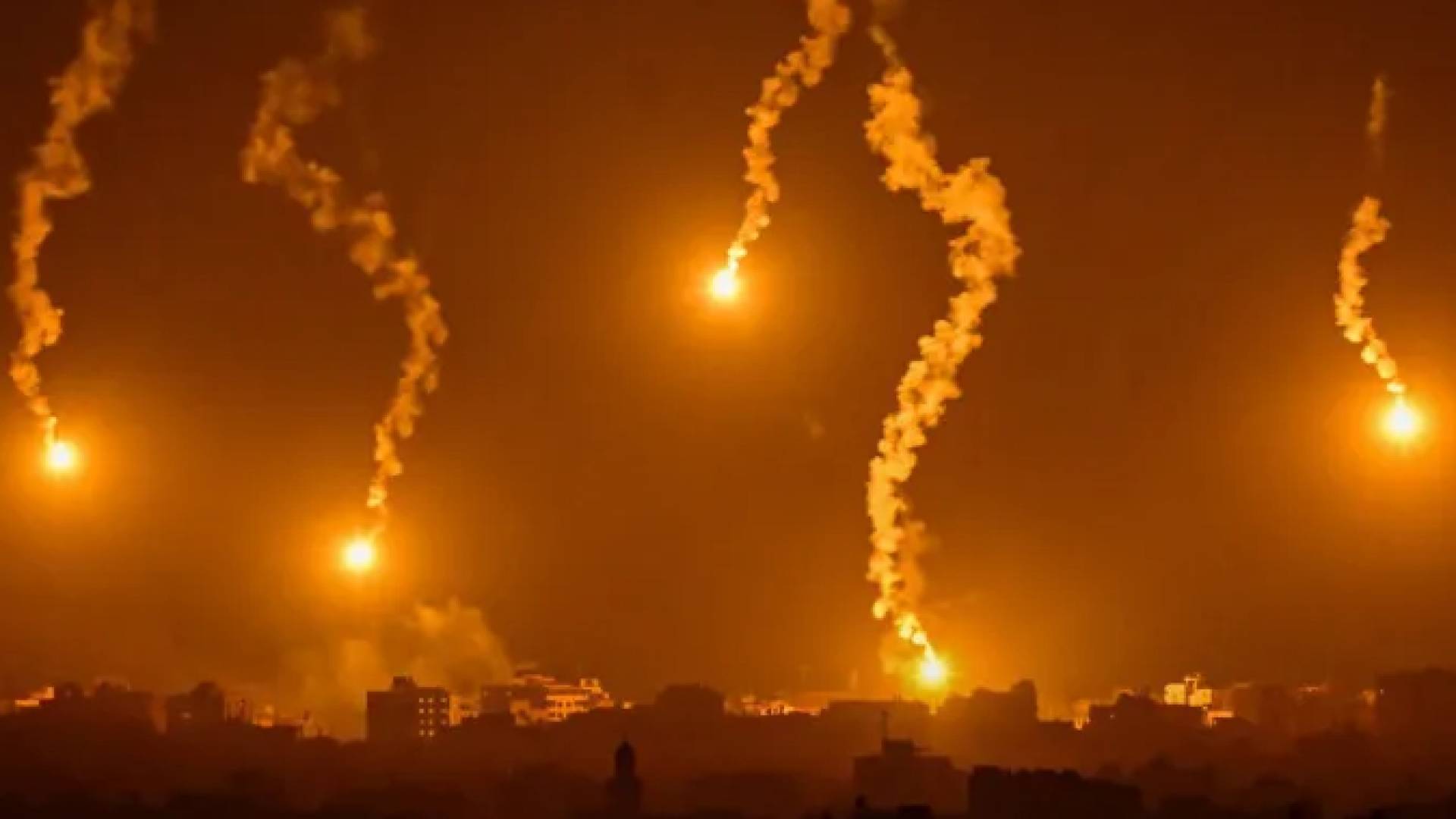 قنابل مضيئة "أرشيفية"