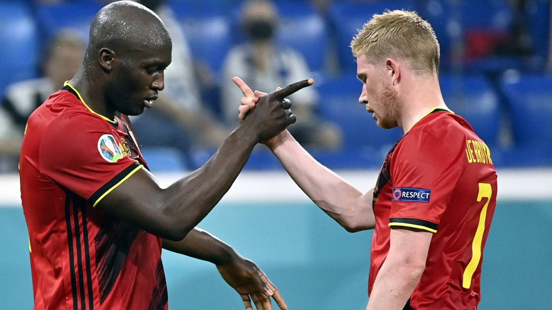 اللاعبان كيفن دي بروين وروميلو لوكاكو