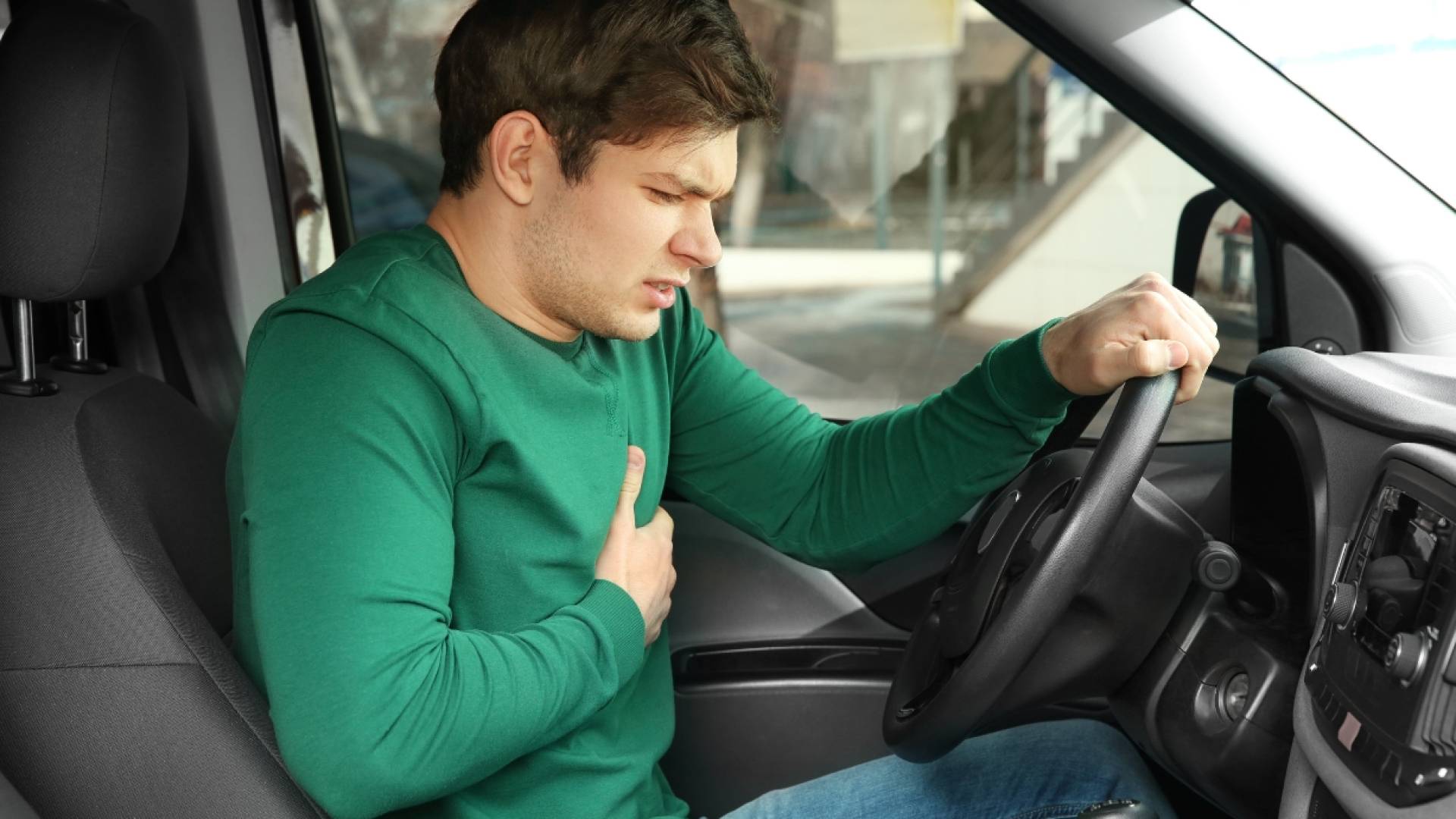 صورة تعبر عن الإصابة بنوبة قلبية