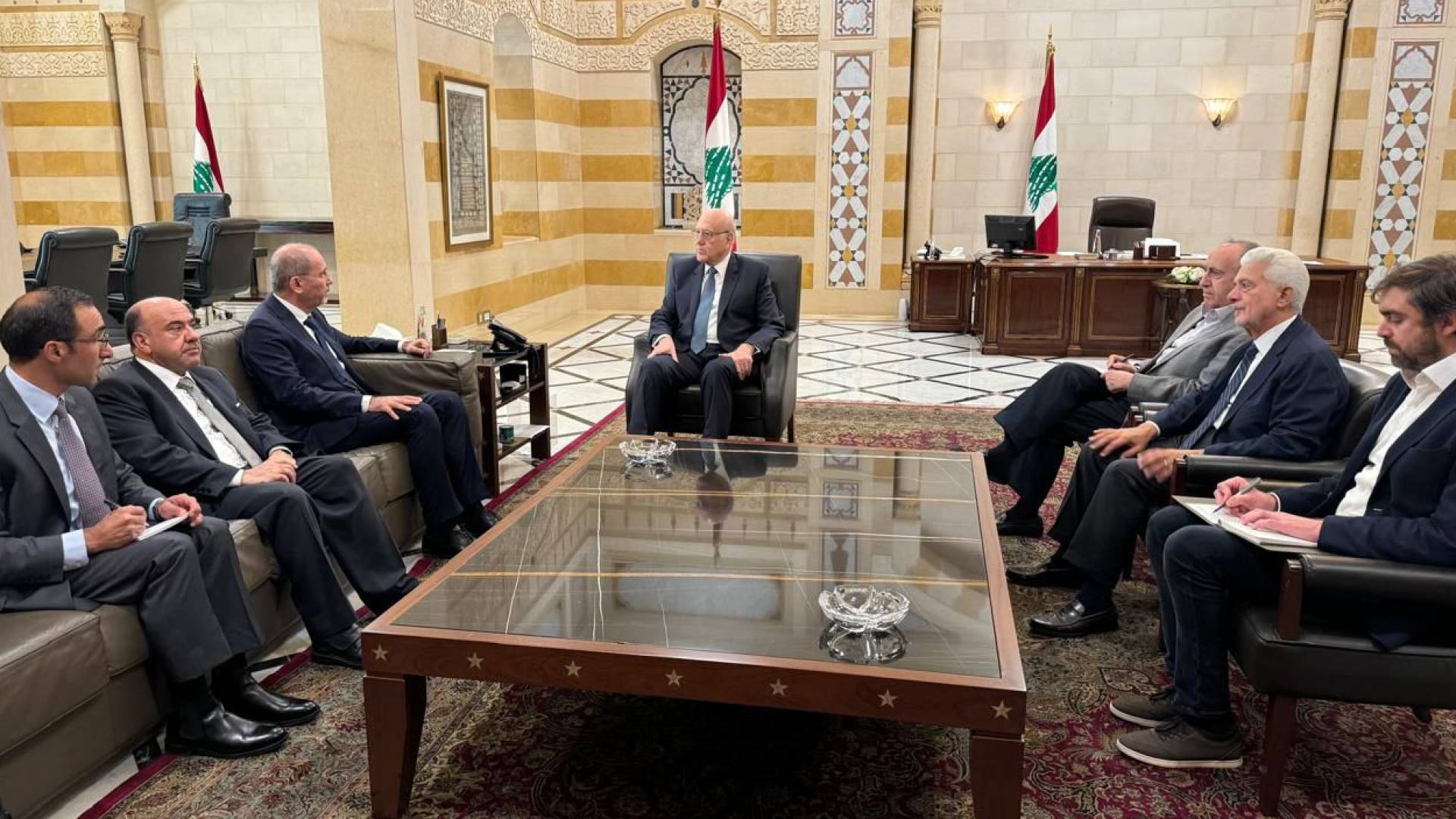 بتوجيهات ملكية.. وزير الخارجية أيمن الصفدي يبدأ زيارة تضامنية إلى لبنان