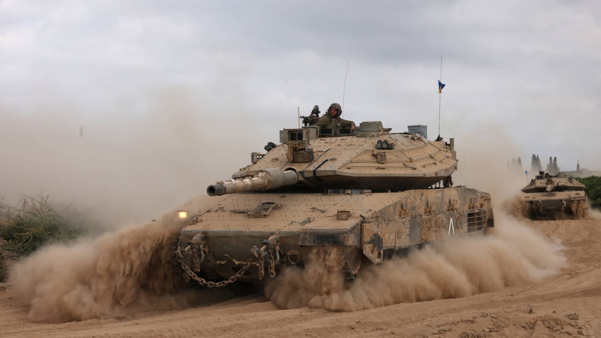 دبابة للاحتلال قرب قطاع غزة