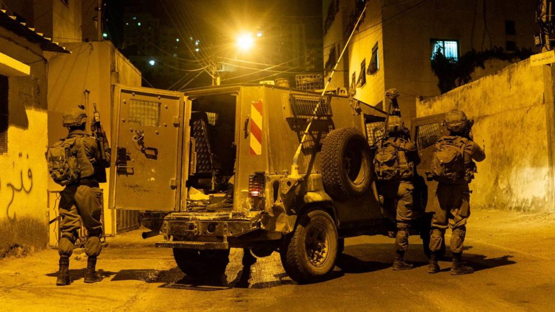 قوة للاحتلال خلال اقتحام مناطق بالضفة الغربية - أرشيفية