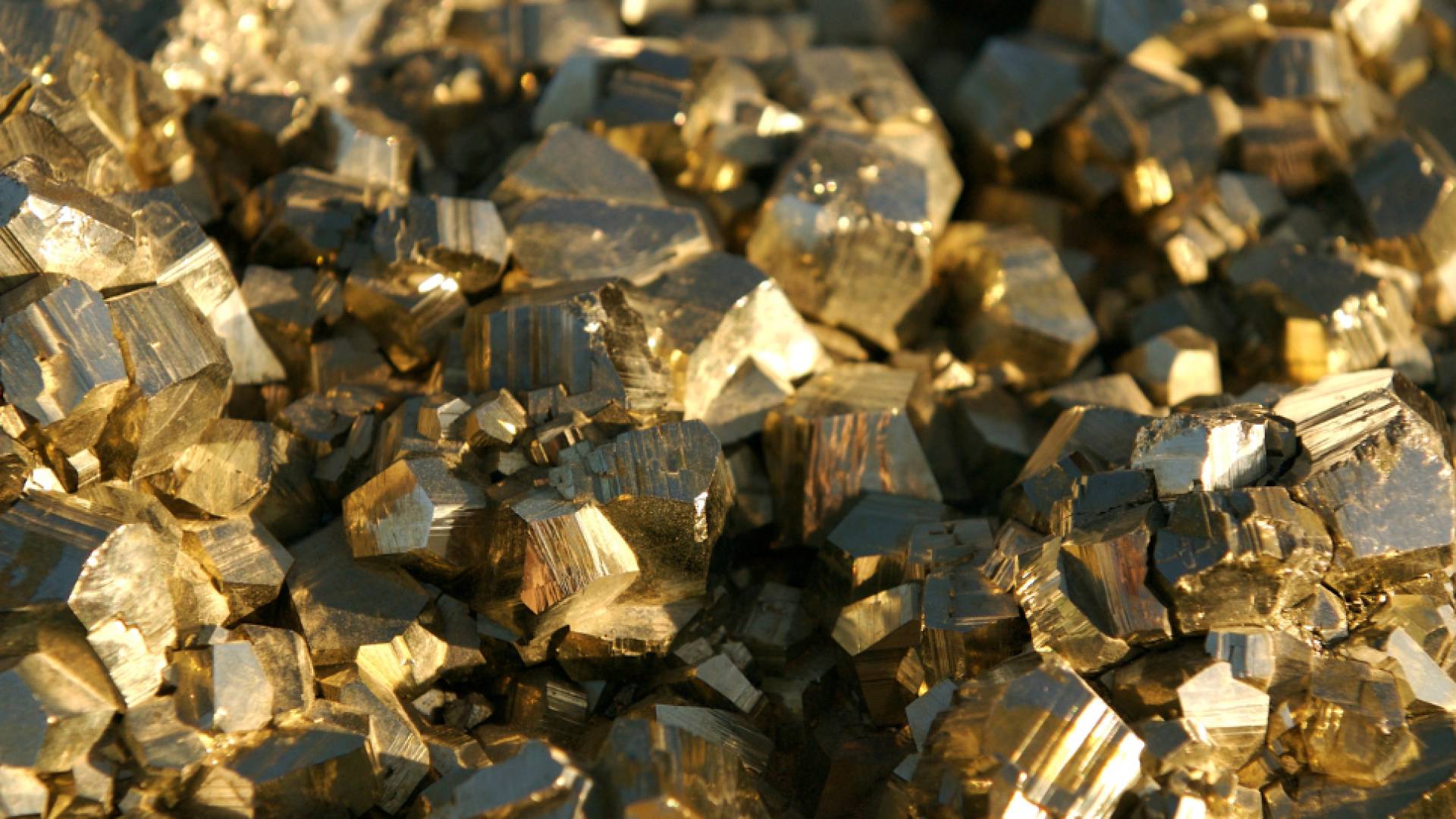 الحكومة تعتزم توقيع اتفاقية لاستغلال الذهب والنحاس في منطقة أبو خشيبة