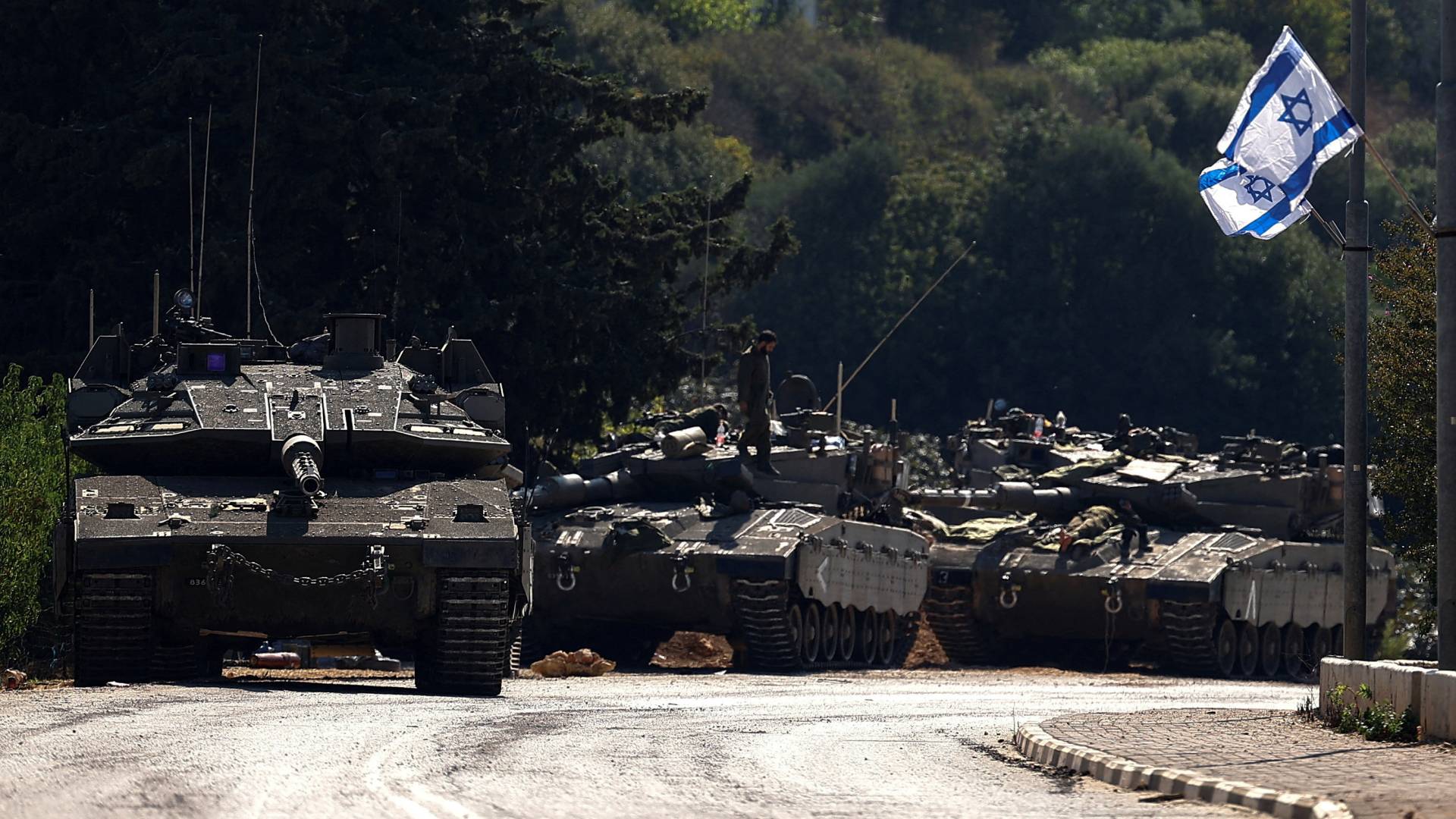 دبابات للاحتلال