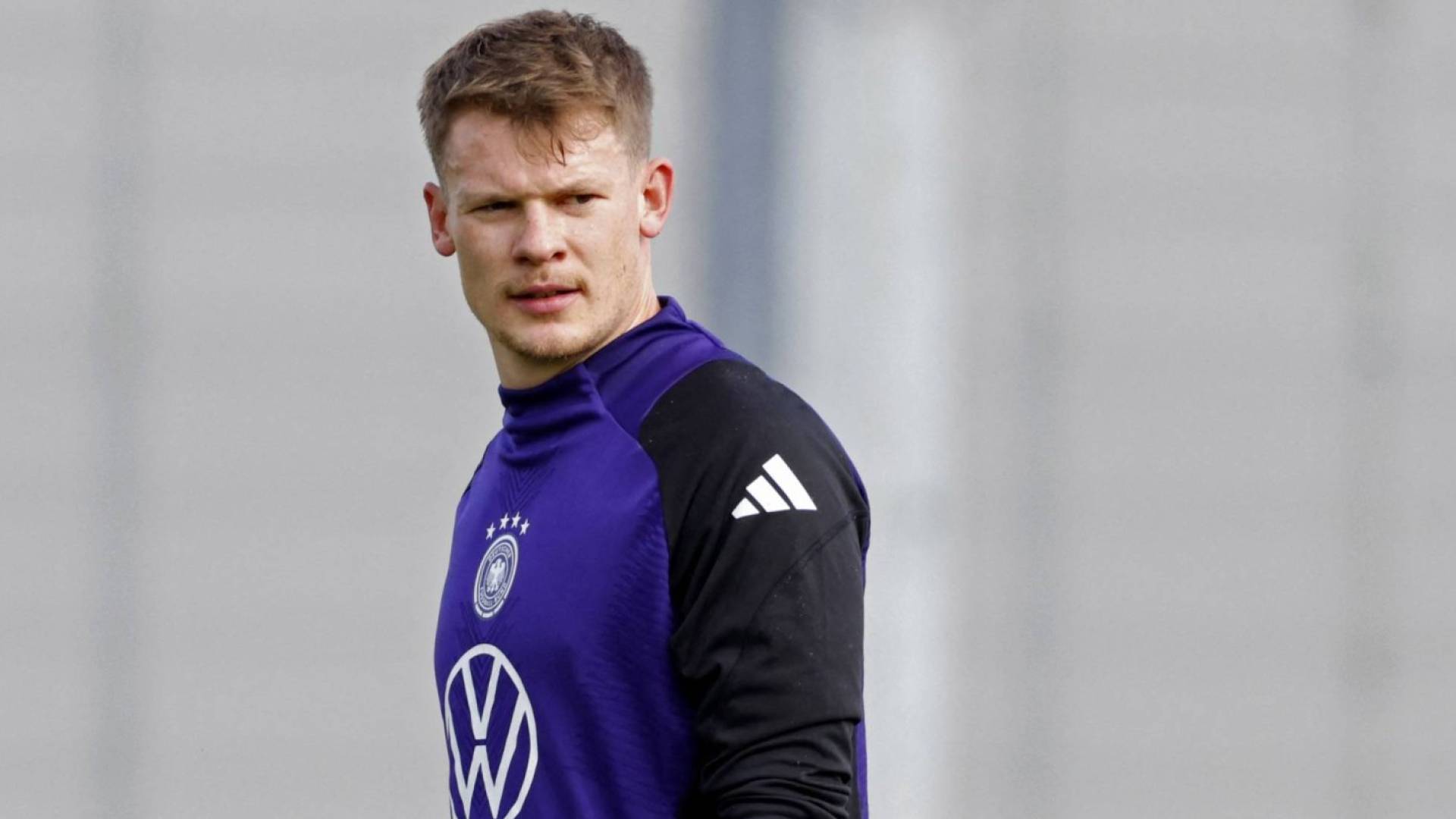 حارس المرمى ألكسندر نوبل