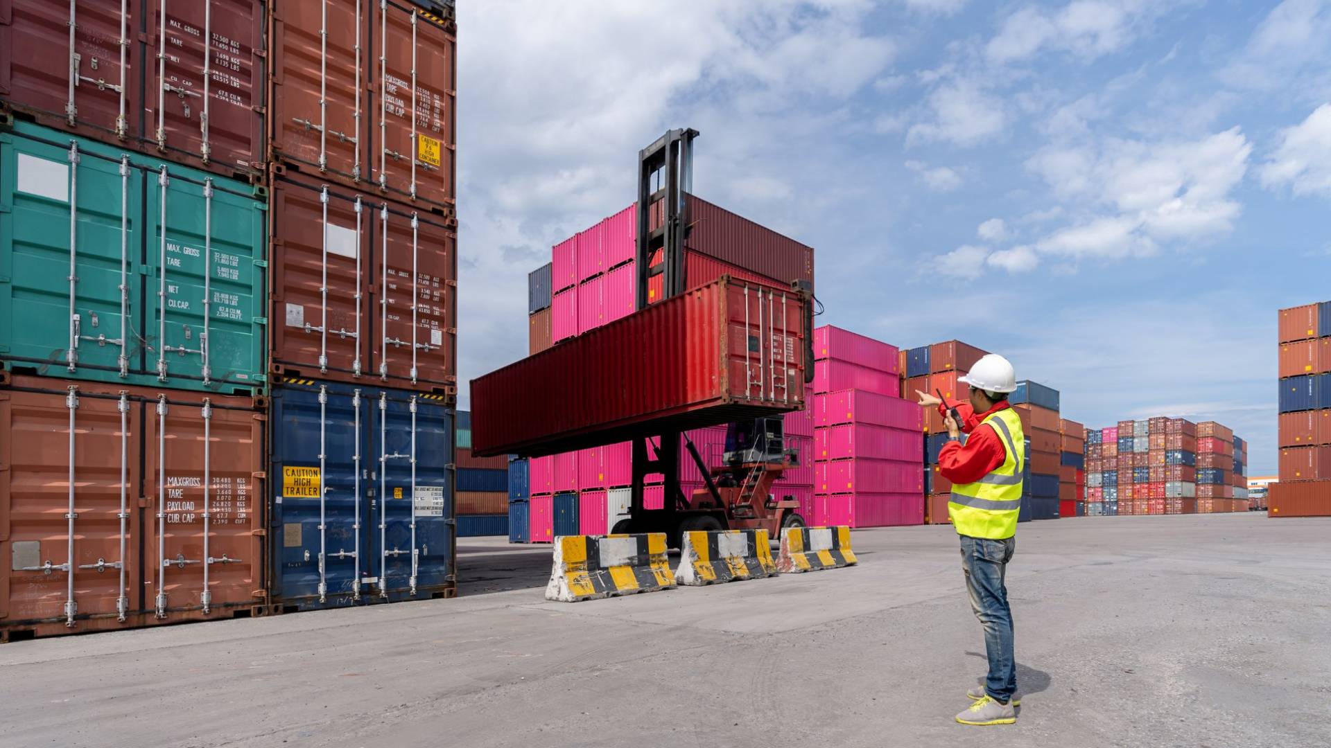 صورة تعبر عن حركة الصادرات