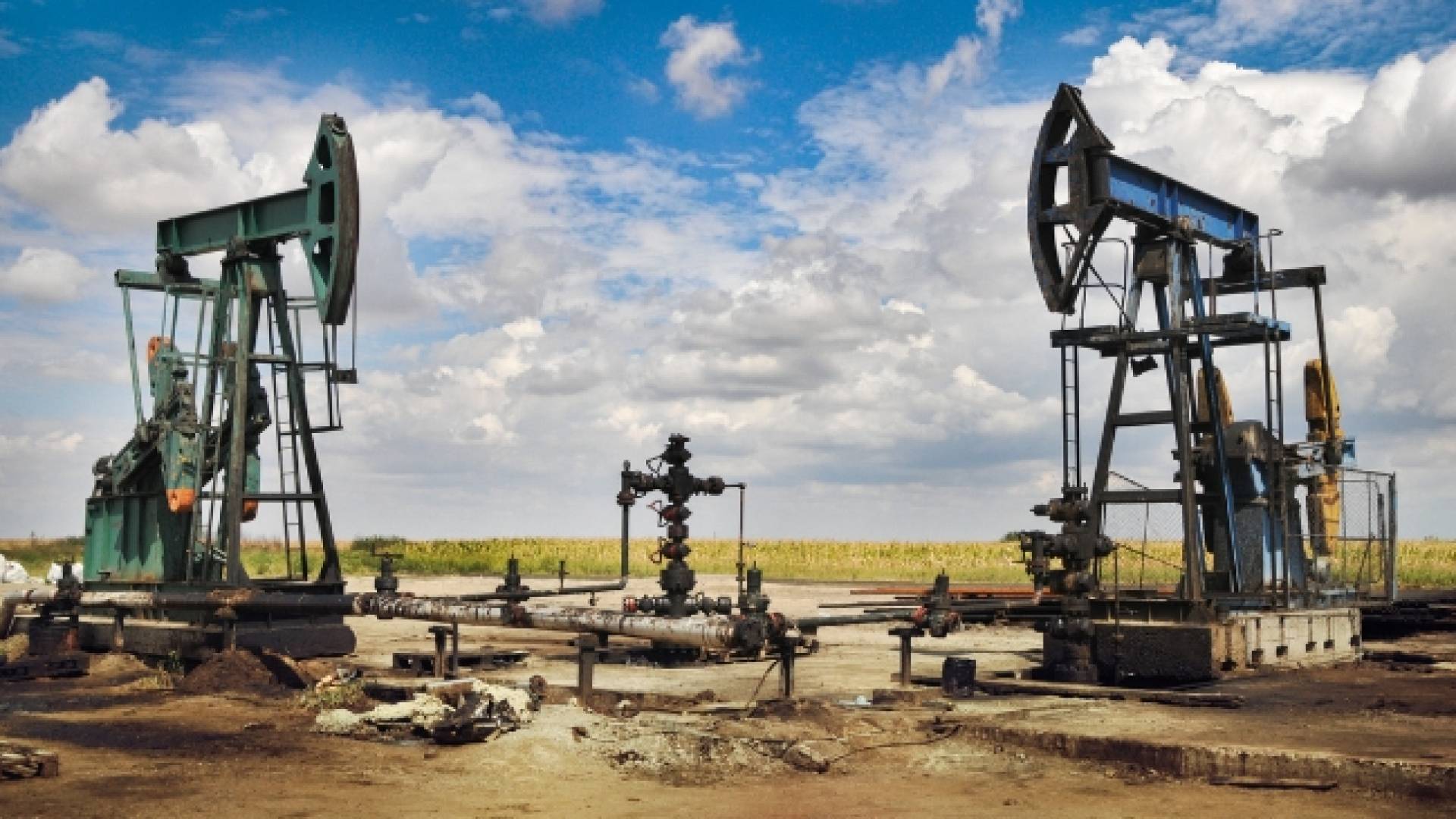 استخراج النفط - أرشيفية