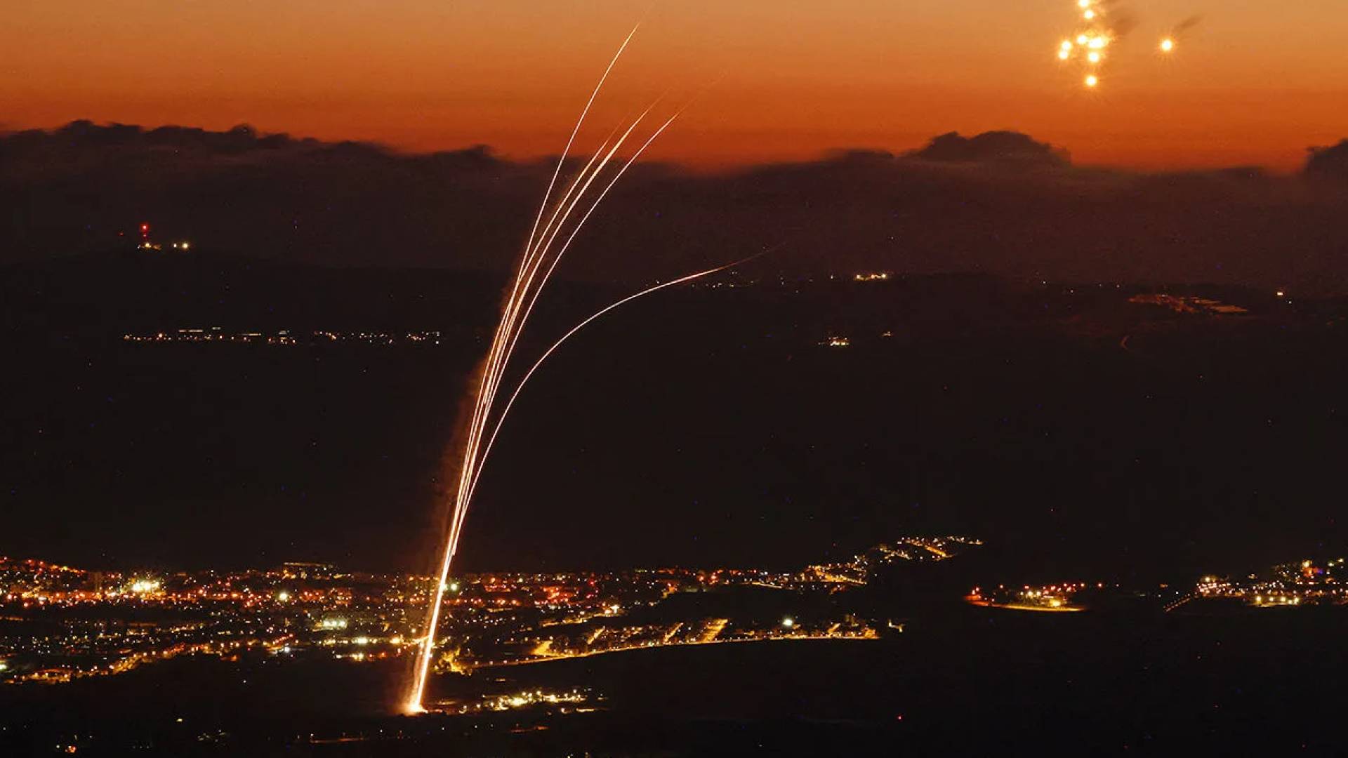رشقة صاروخيىة تستهدف كيان الاحتلال