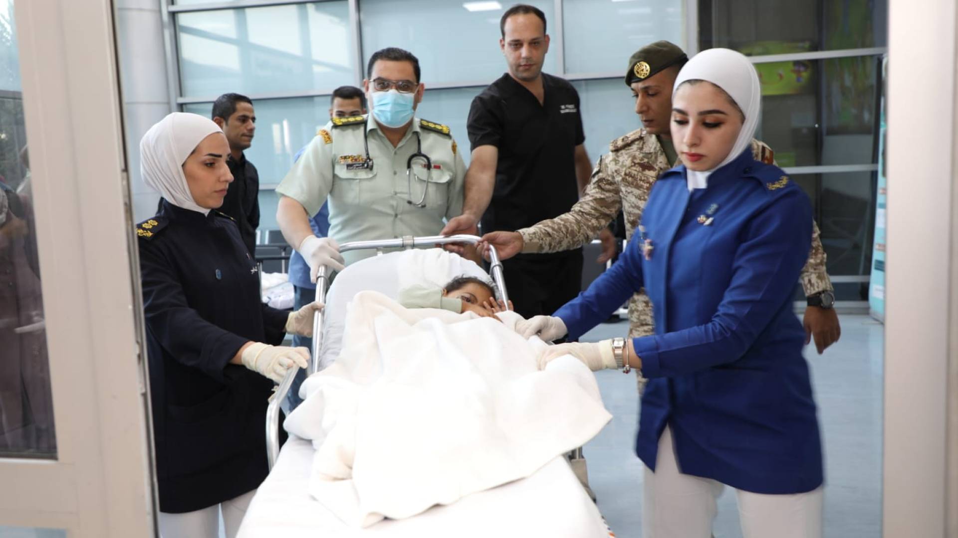 إخلاء الطفلة رغد الخوالي البالغة من العمر 4 سنوات