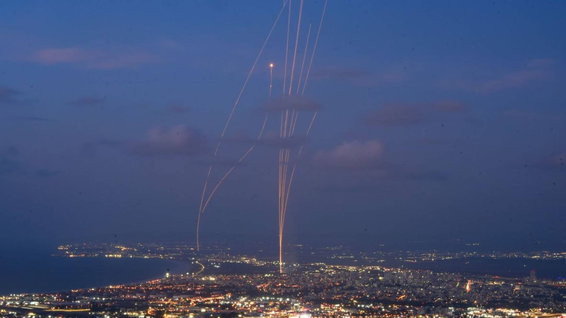 رشقة صاروخية