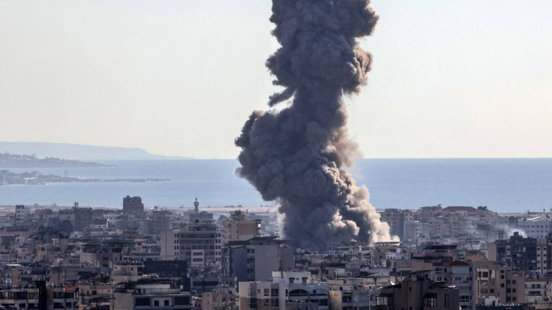 غارة للاحتلال تستهدف مبنى في ضاحية بيروت الجنوبية