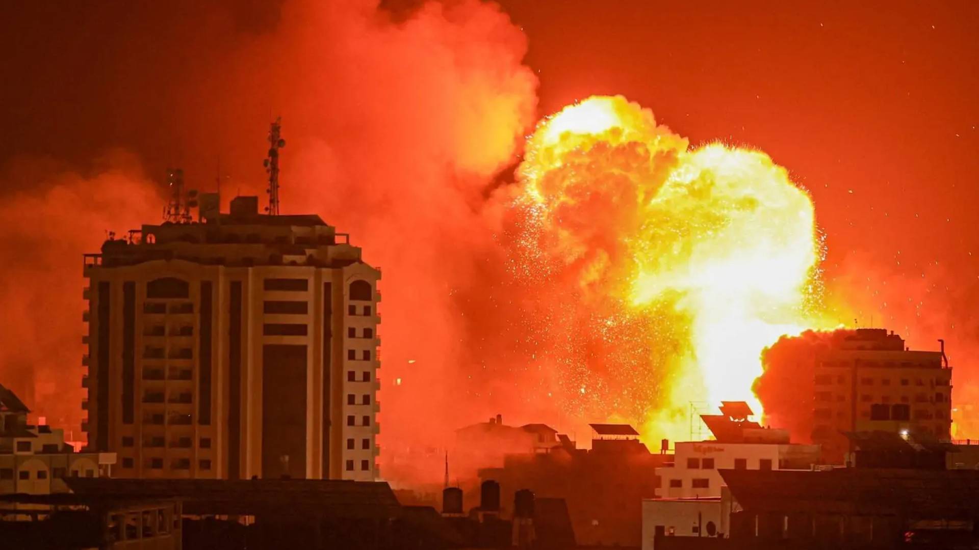 انفجار نتيجة عدوان الاحتلال على لبنان - أرشيفية