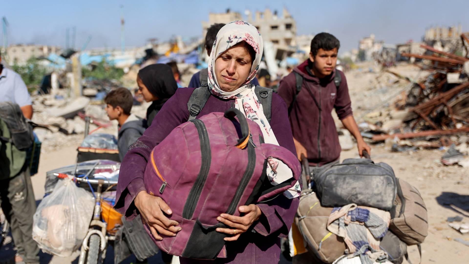 نازحون فلسطينيون نازحون من العمليات العسكرية "الإسرائيلية" في بيت لاهيا شمال قطاع غزة